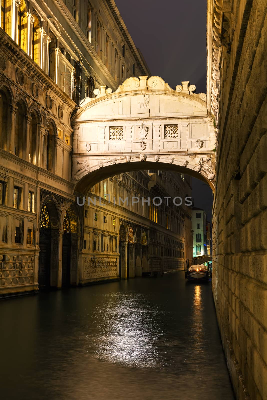 Bridge of sighs in Venice, Italy at the night time