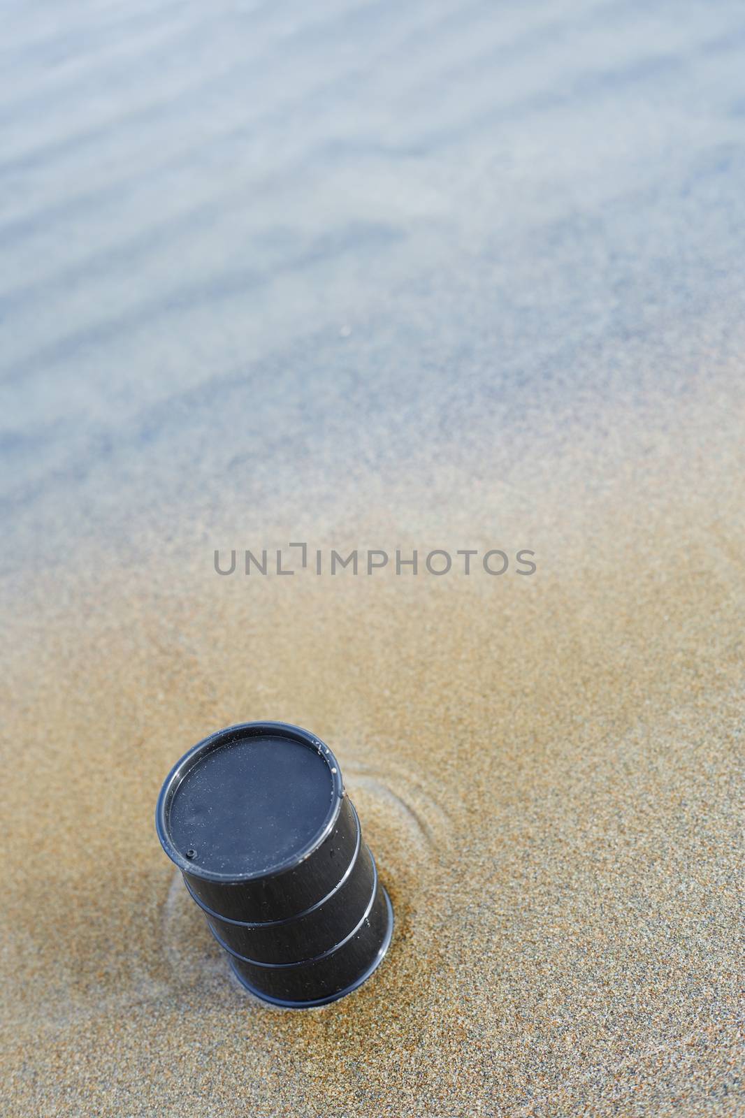 Oil barrel abandoned at the sea coast by Novic