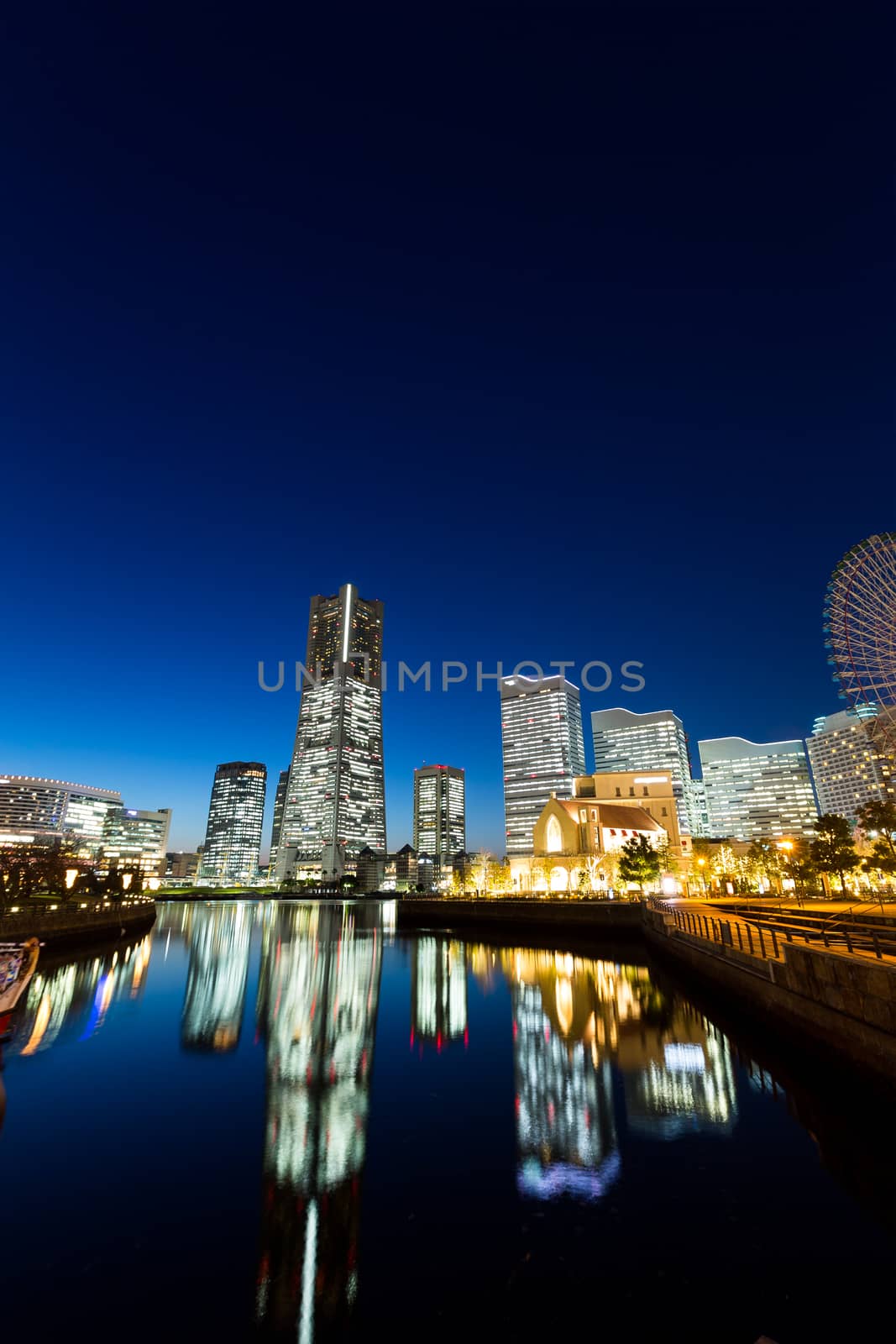 Yokohama city at night by leungchopan