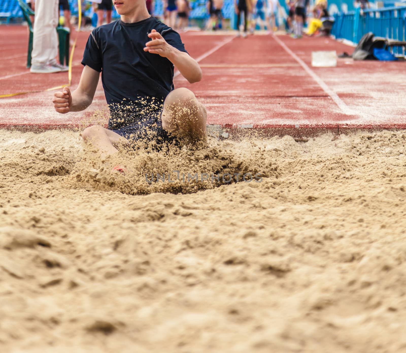 landing in long jump in track and field