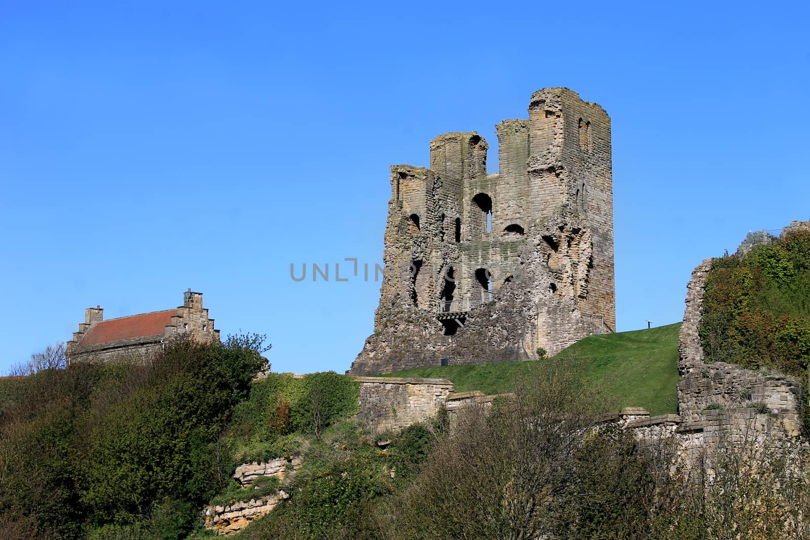 Scarborough Castle Keep by speedfighter