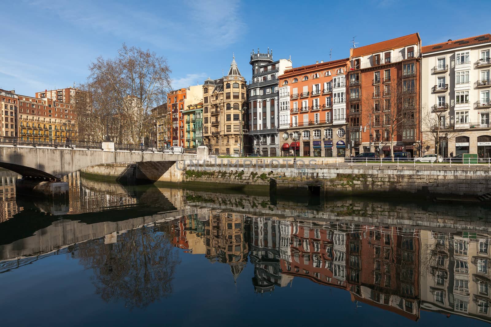 Bilbao, Vizcaya/Spain – 06/16/2016: Old town of Bilbao Nervion estuary