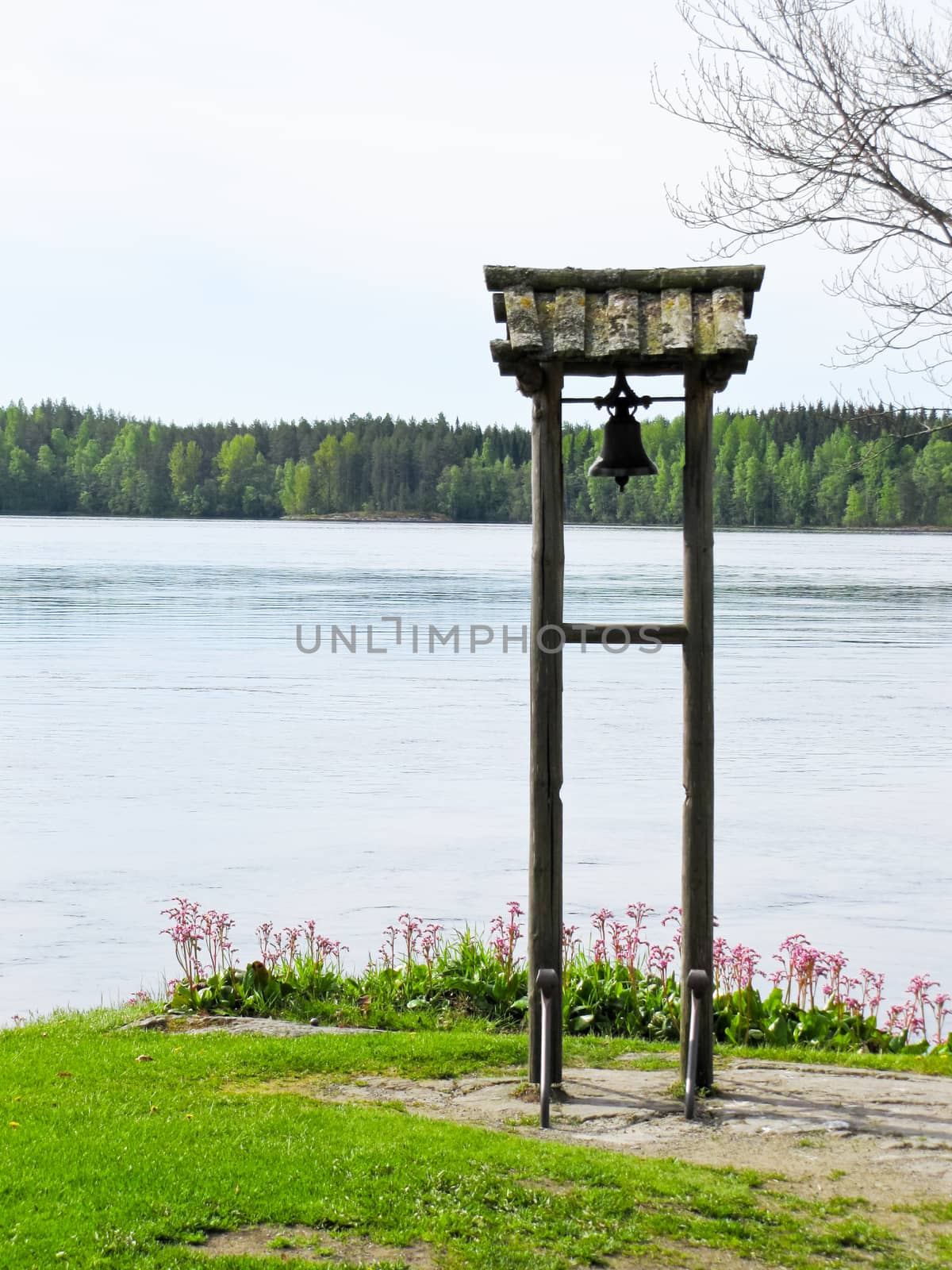 bell on the shore by rodakm