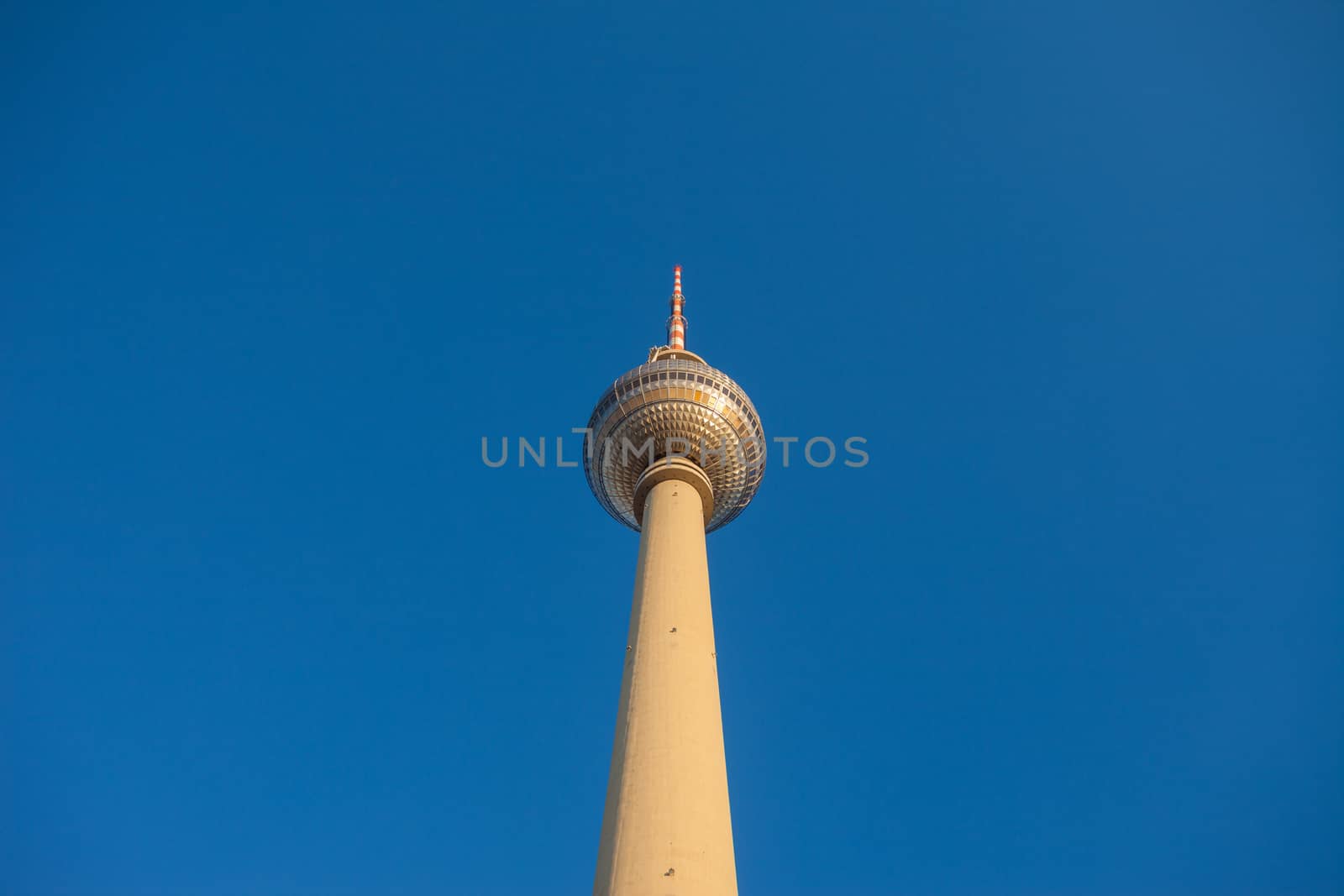 Fernsehturm (TV Tower), Berlin Alexanderplatz by edan