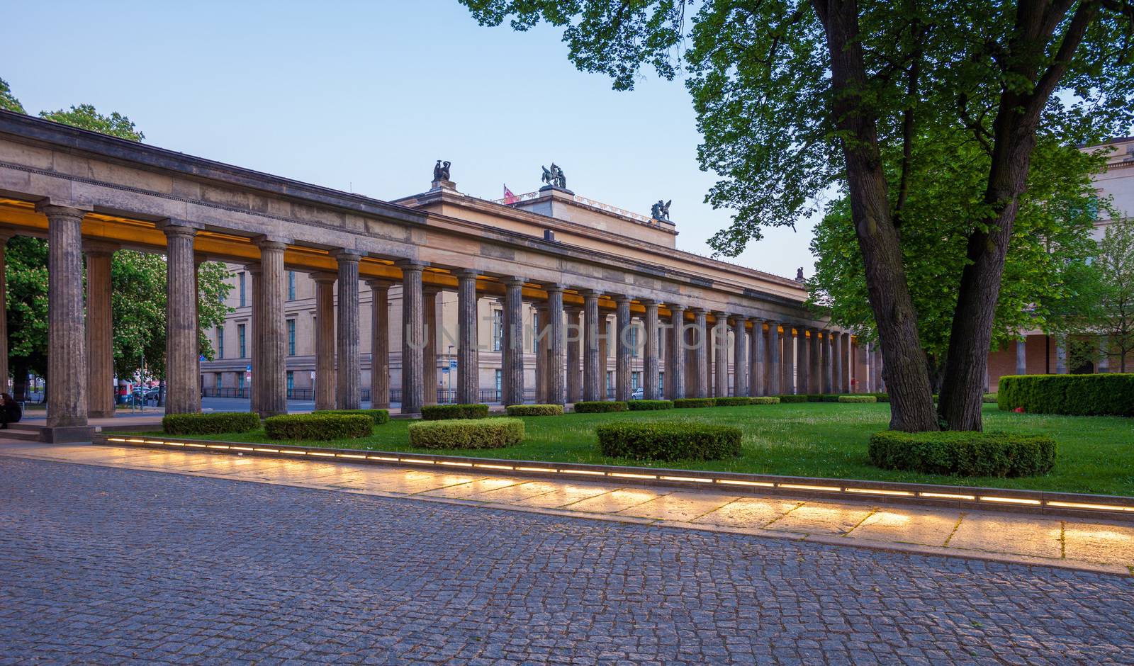 Garden, Alte Nationalgalerie, Berlin by edan