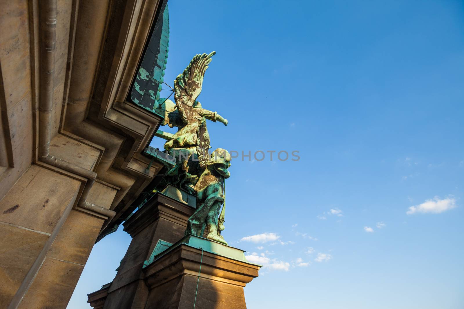 Figures on the side of the Berliner Dom