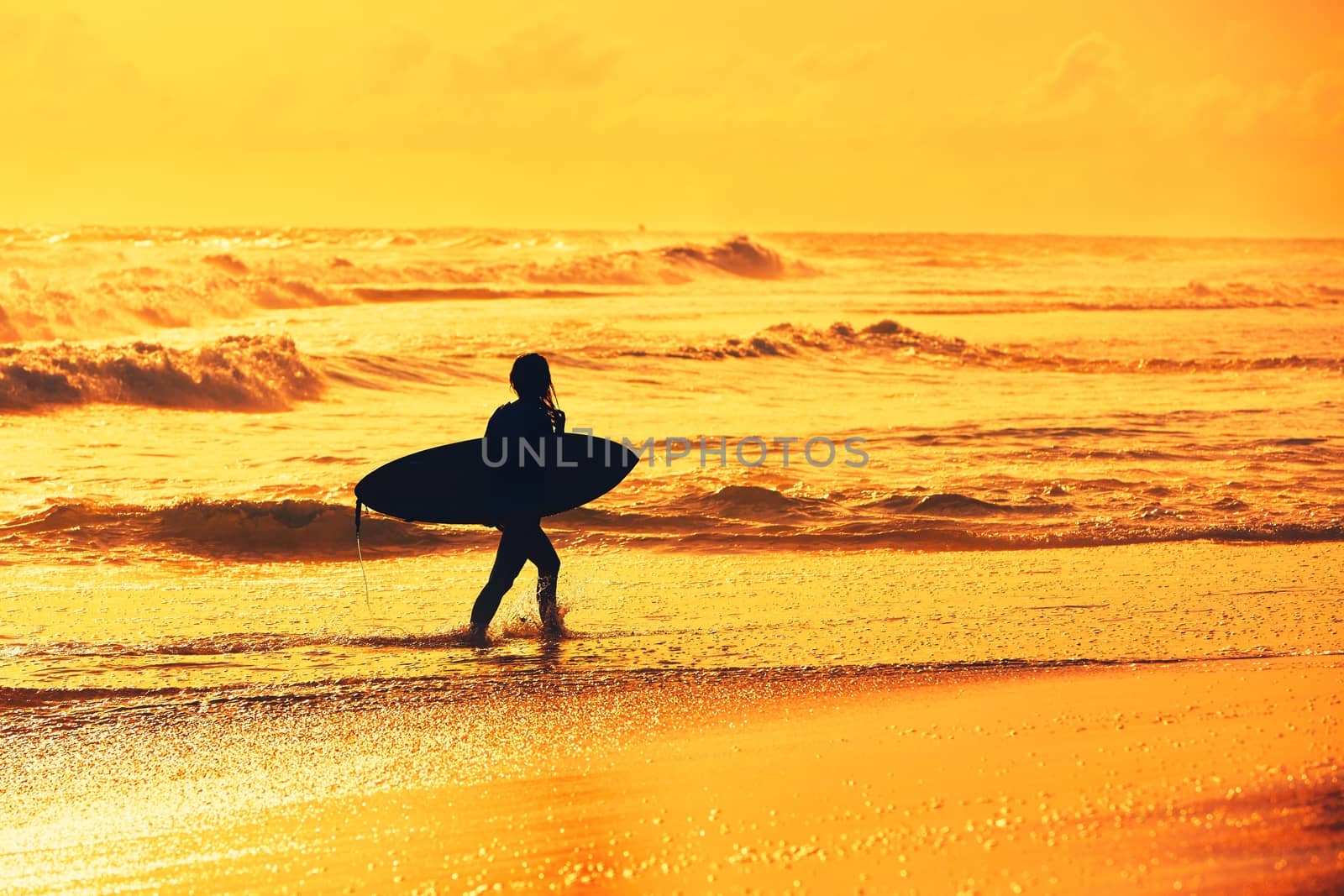 Silhouette of the surfer girl by Chalabala