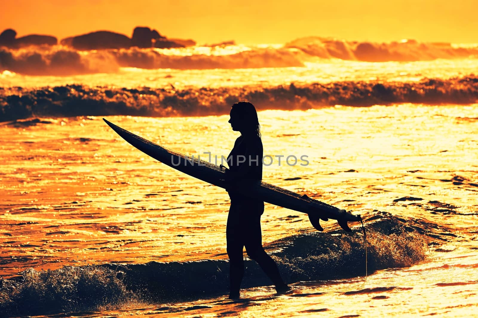 Silhouette of the surfer girl  by Chalabala