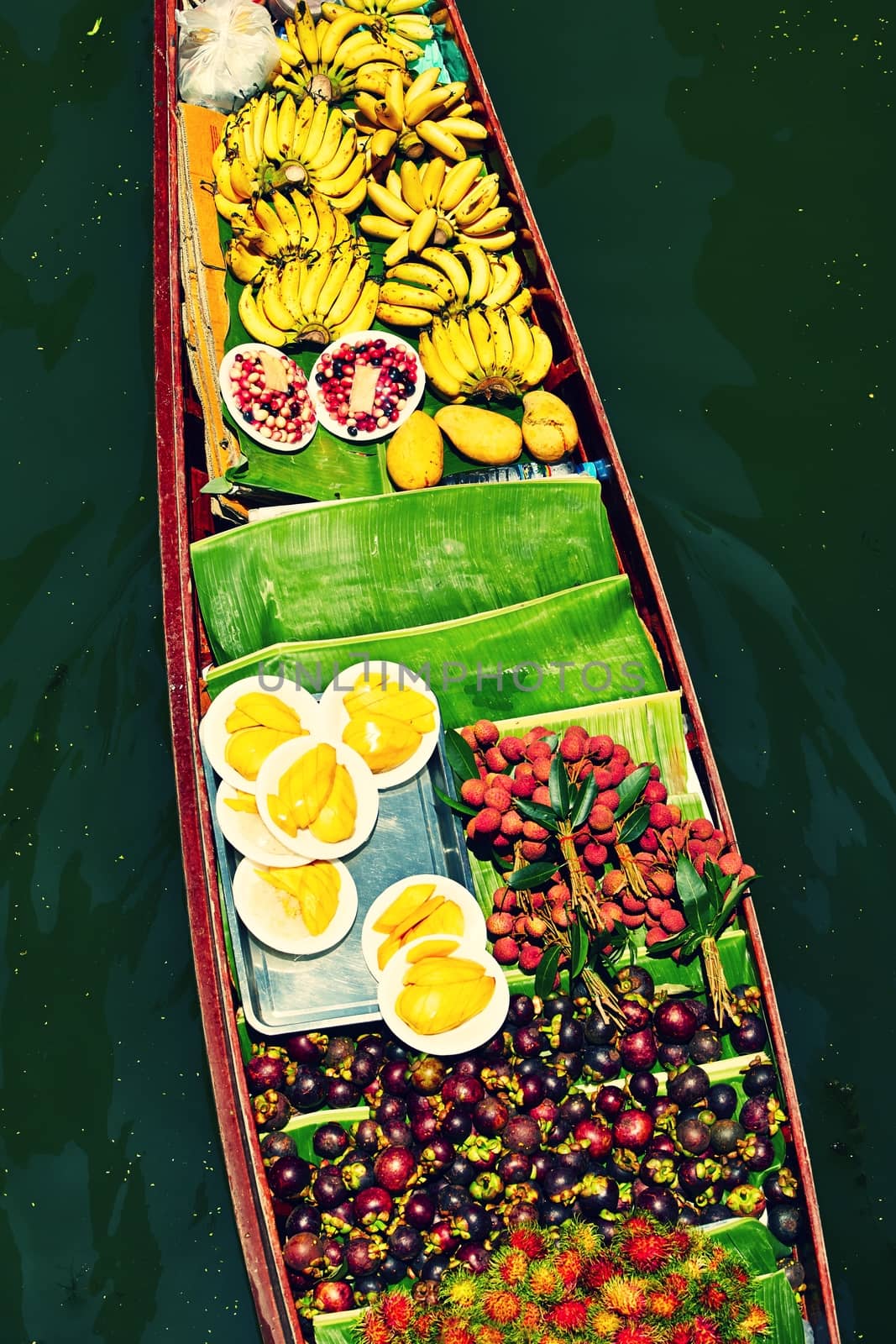 Floating market by Chalabala