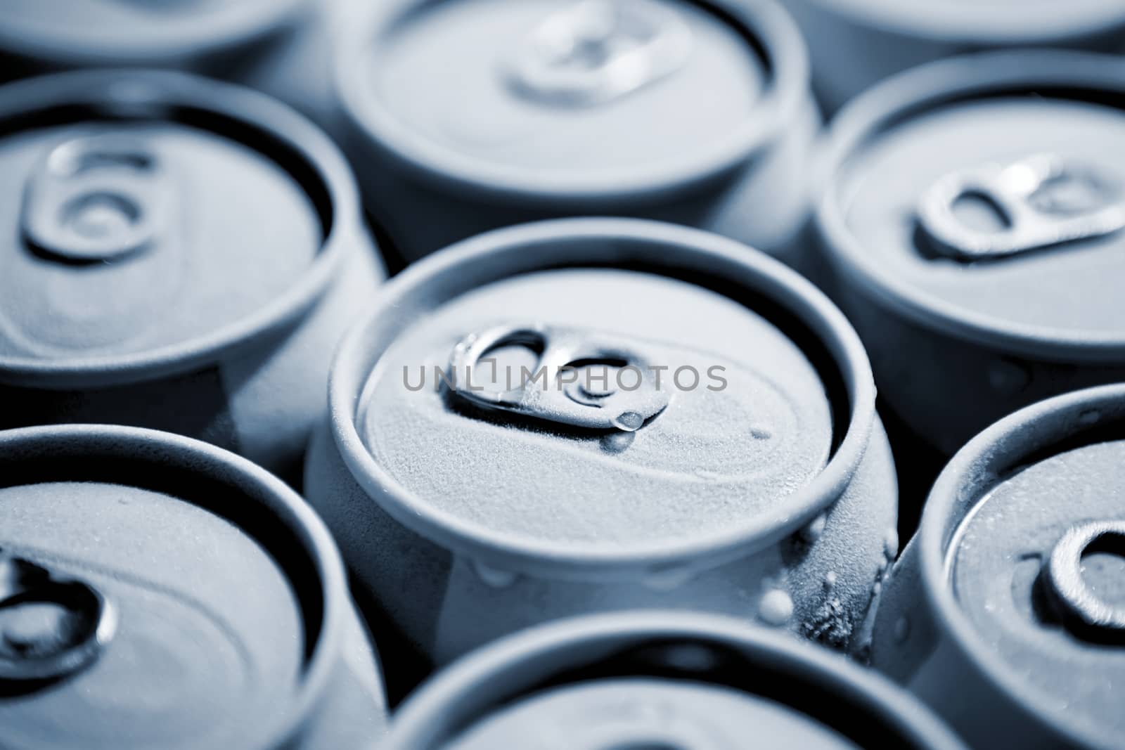 Beverage cans by Chalabala
