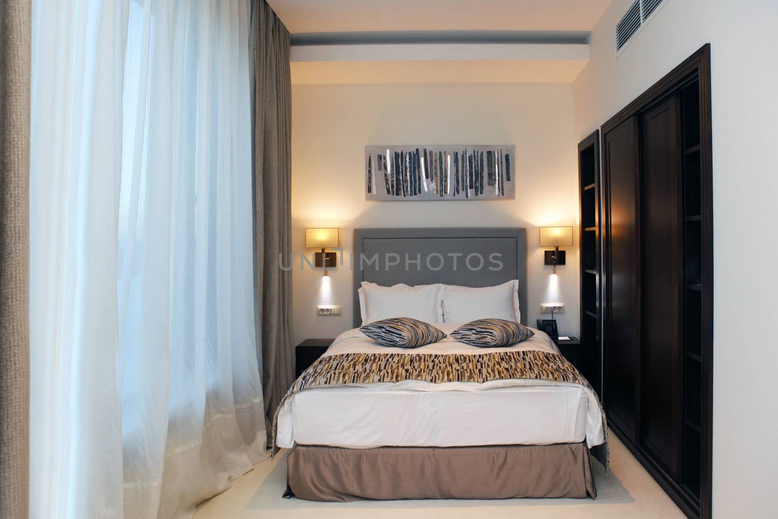 Nice bedroom with the big bed.
