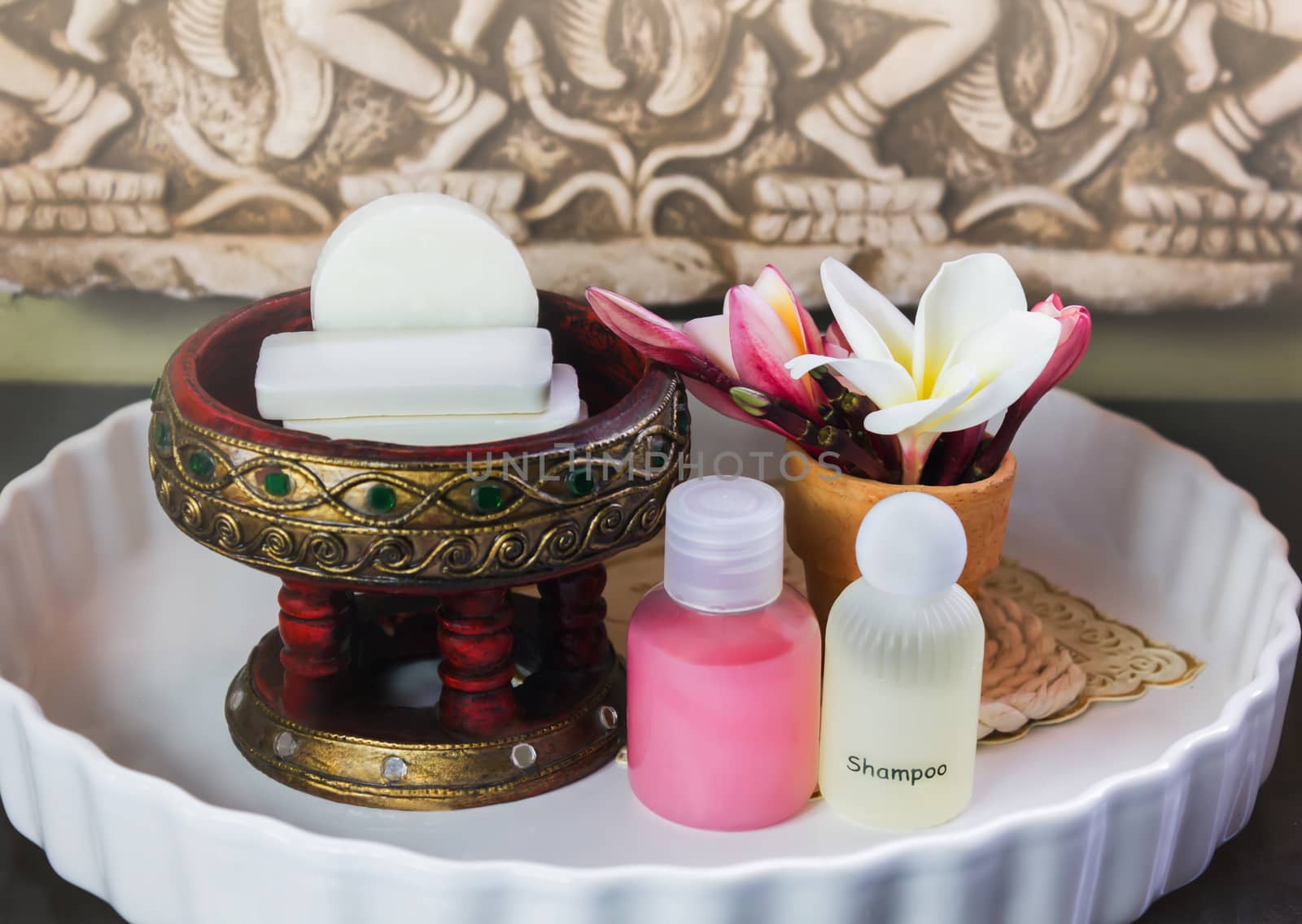 Mini set ofsoap, shampoo,conditioner with flowers frangipani