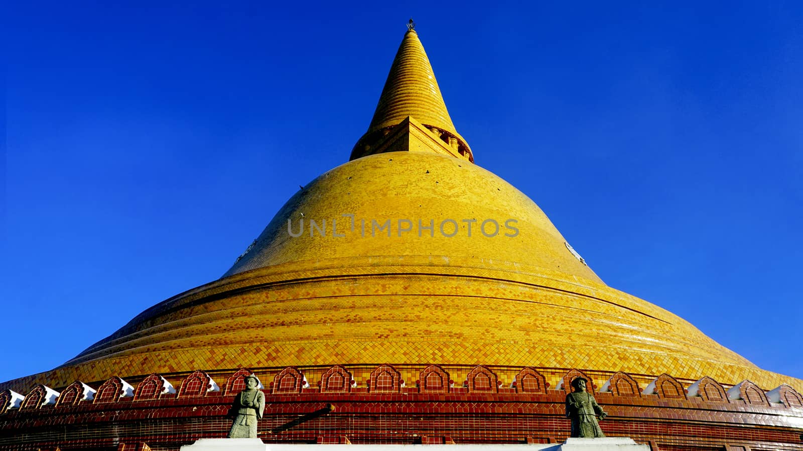 Prapathom chedi pagoda temple with blue sky in Nakorn Pathom, Thailand