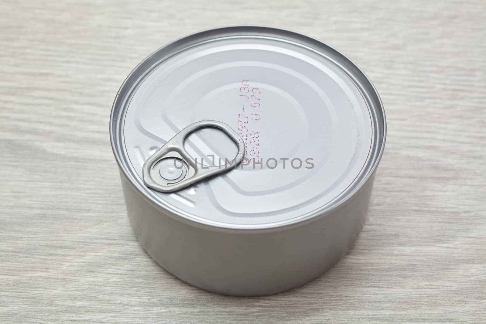 Single metal food can. Side view