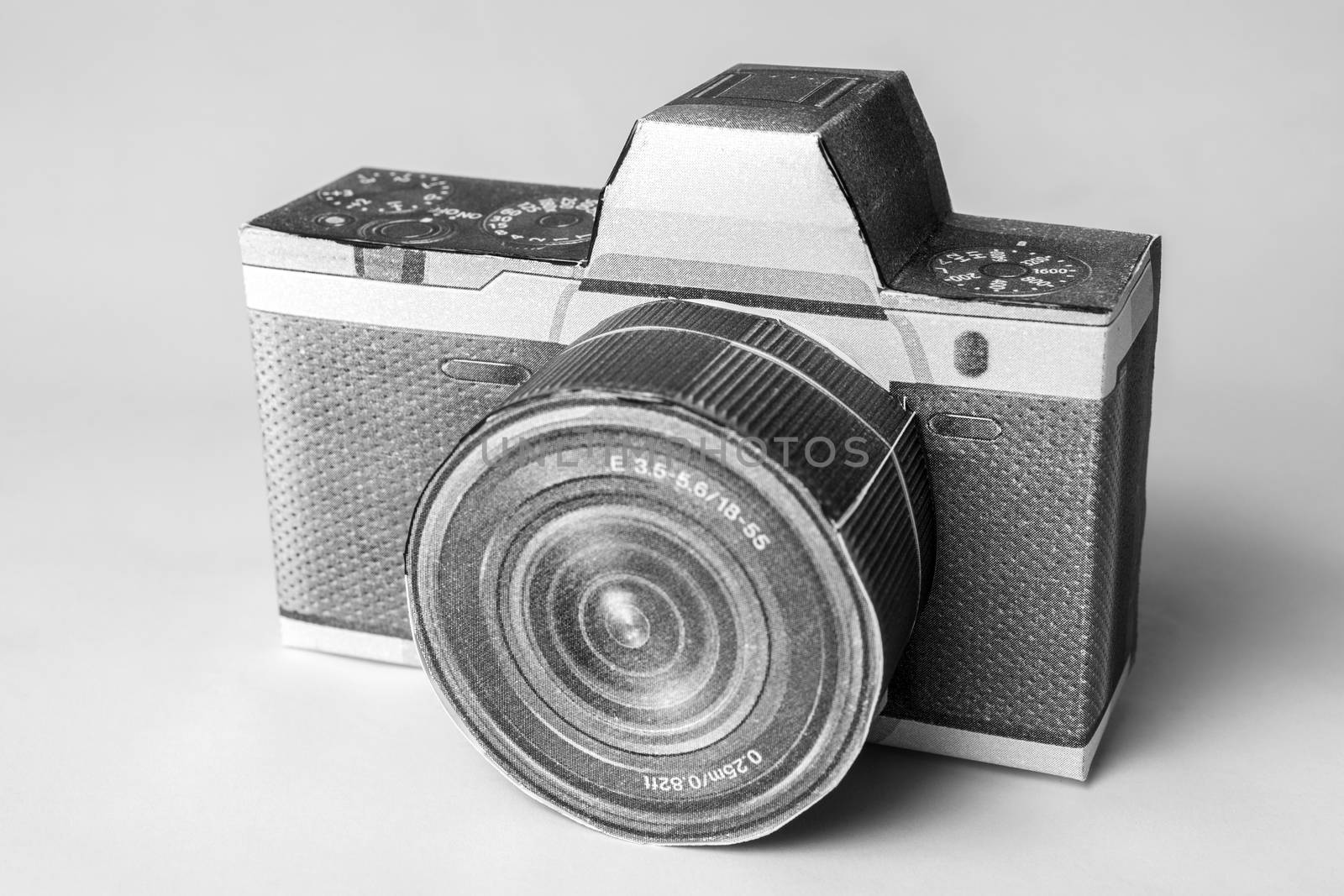 Dslr old camera made of paper