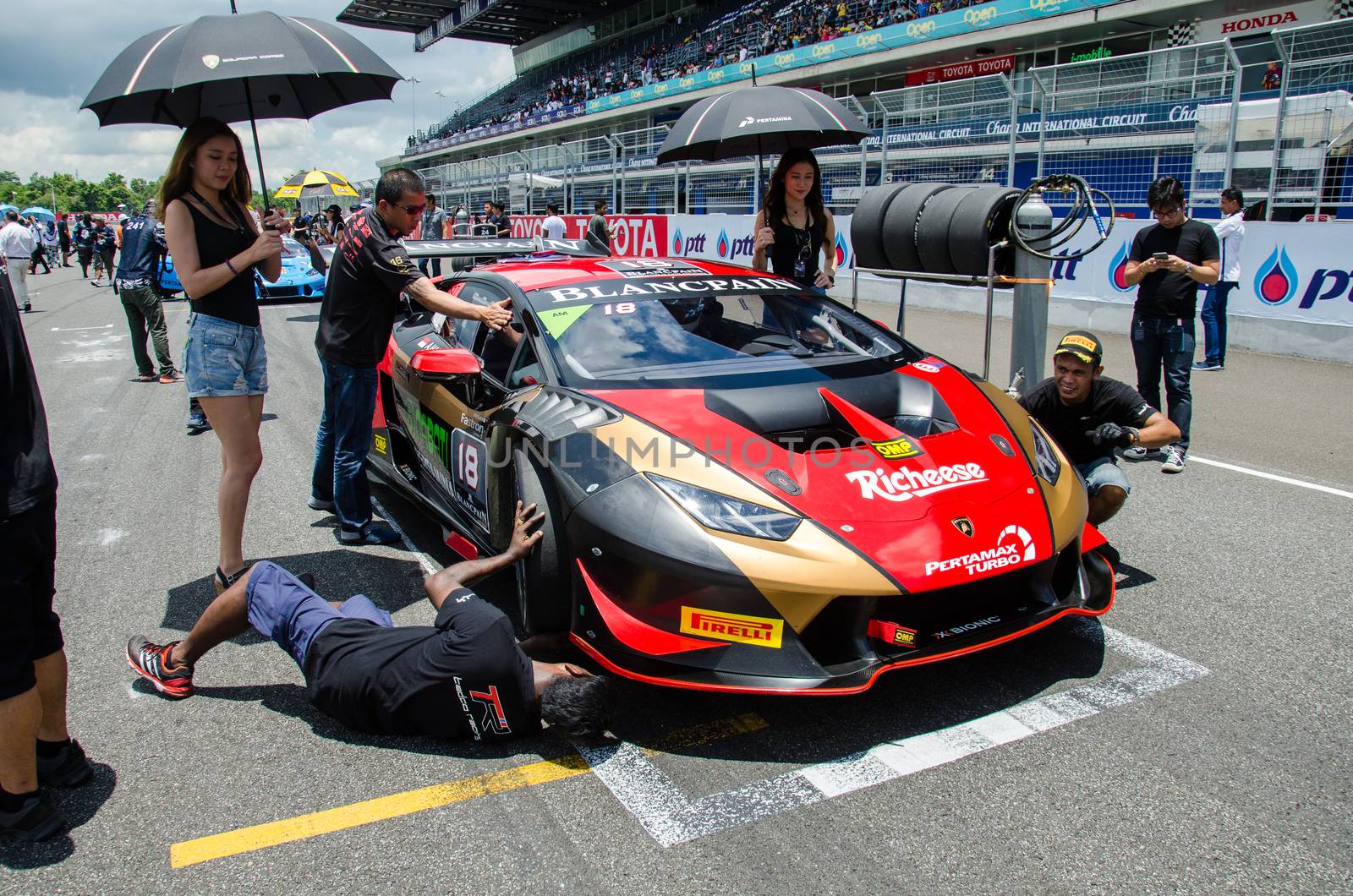 BURIRAM - THAILAND 24 : Lamborghini Super Trofeo Asia on display Buriram Super Race 2016 at Chang International Racing Circuit on July 24, 2016, Buriram, Thailand.