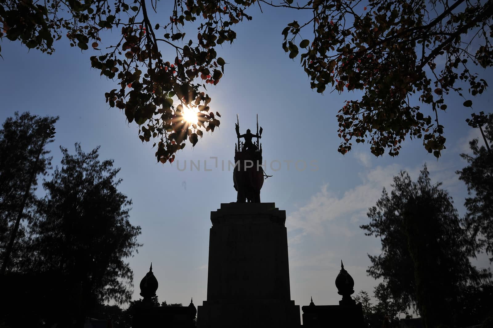 pagoda monument of the king by yotananchankheaw