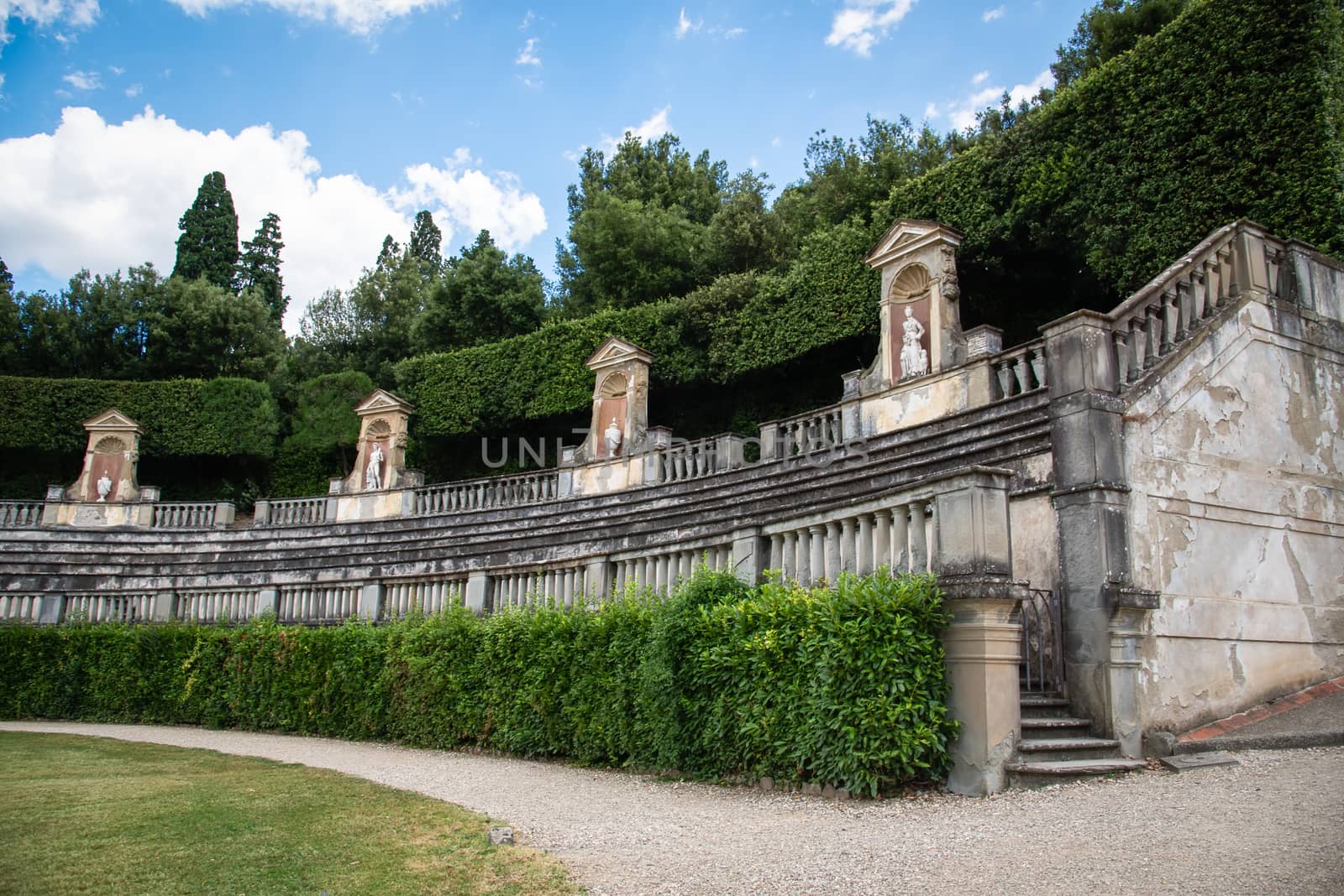 Particularly of the colonnade and the statues of the Boboli Gard by LarisaP