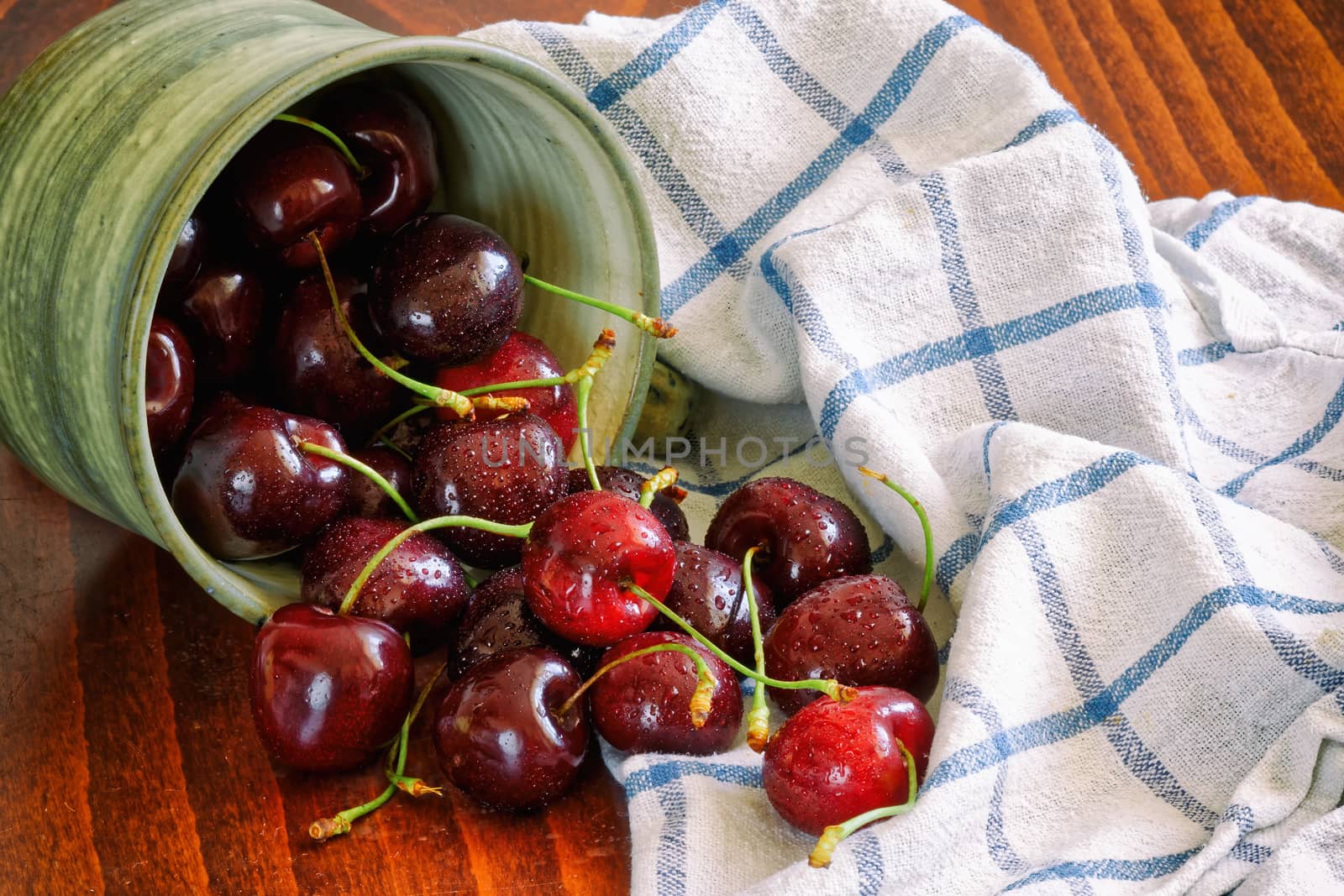 fresh cherries by Bleshka