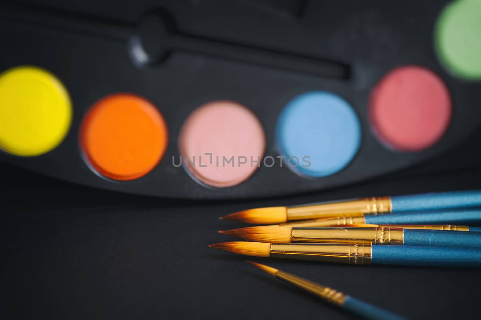 color palette and paintbrushes by Bleshka
