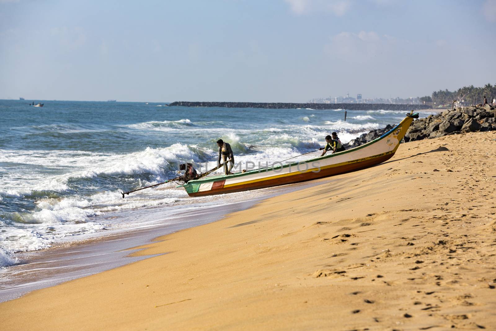 Documentary images : Fishermen at Pondichery, India by CatherineL-Prod