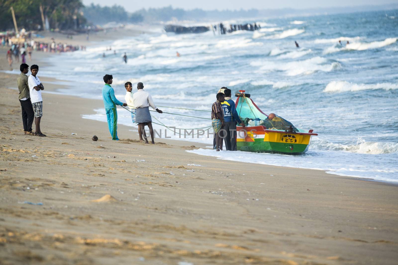 Documentary images : Fishermen at Pondichery, India by CatherineL-Prod