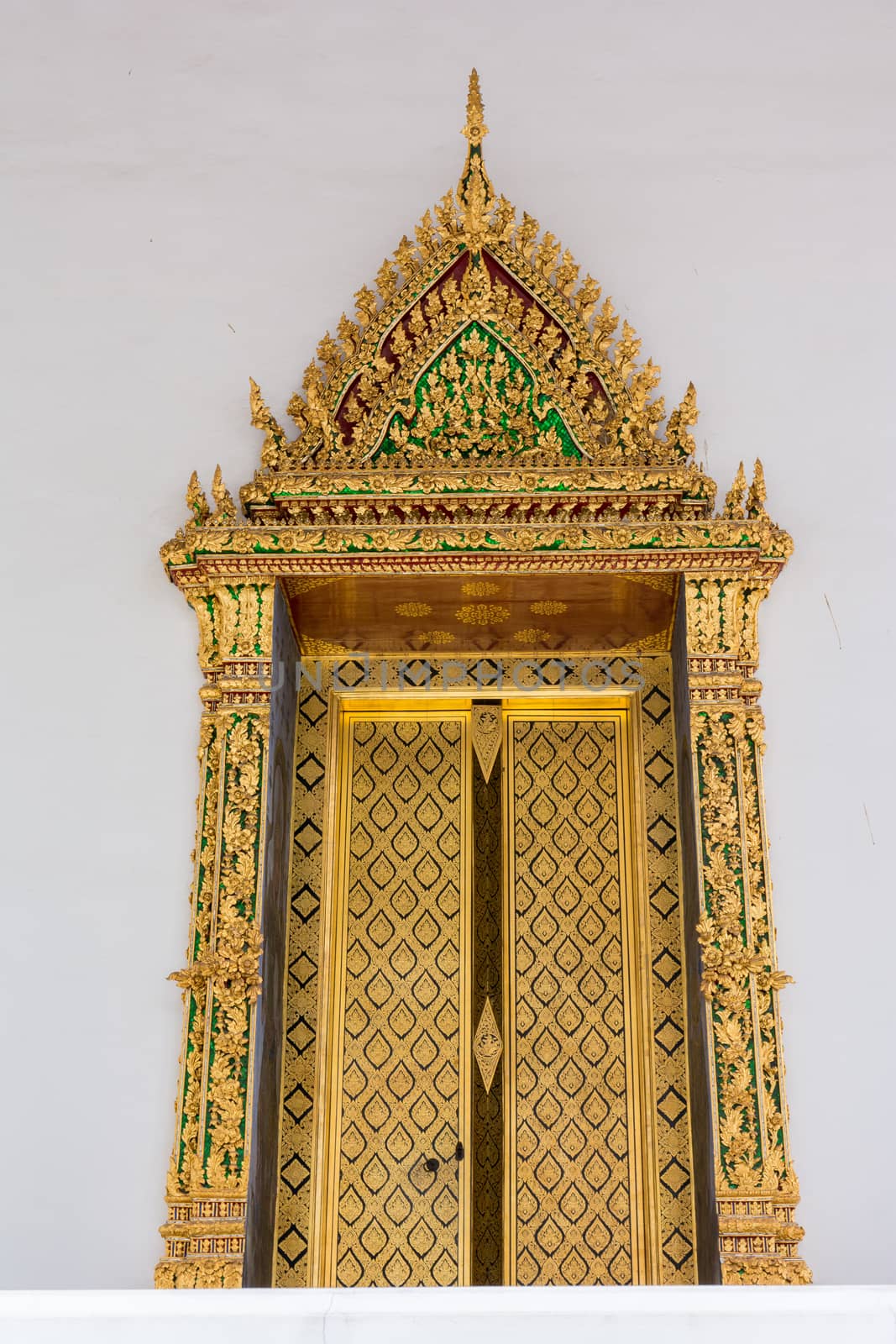 Wat Ratchanatdaram (Loha Prasat) by nicousnake