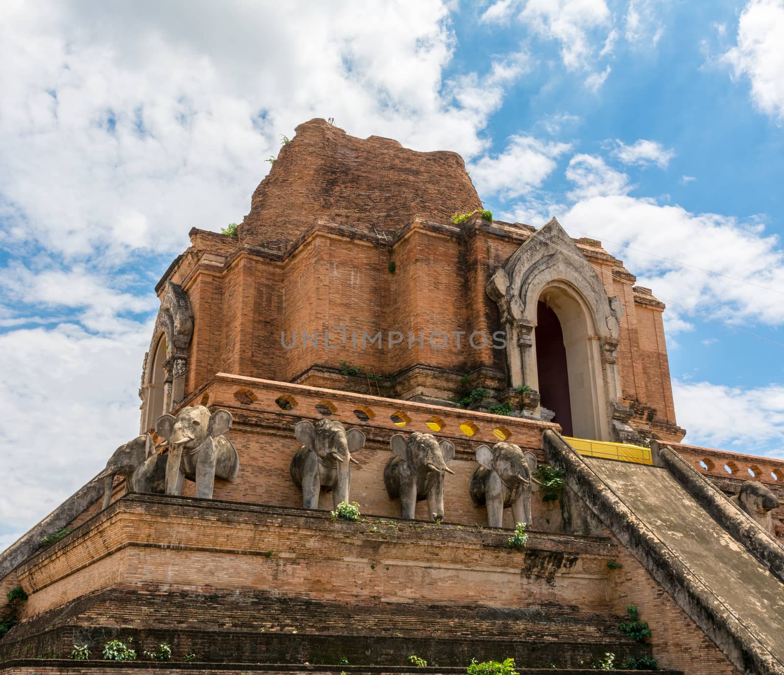 Wat Chedi Luang in Chiang Mai, Thailand