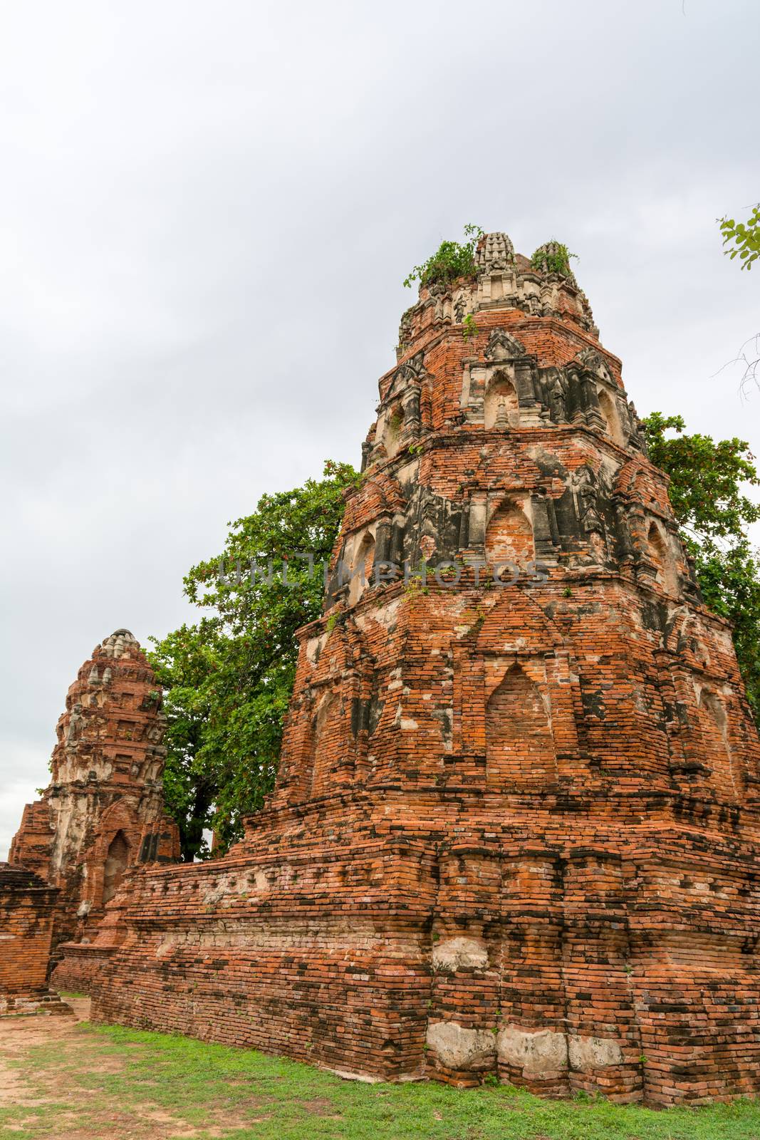 Wat Phra Mahathat by nicousnake