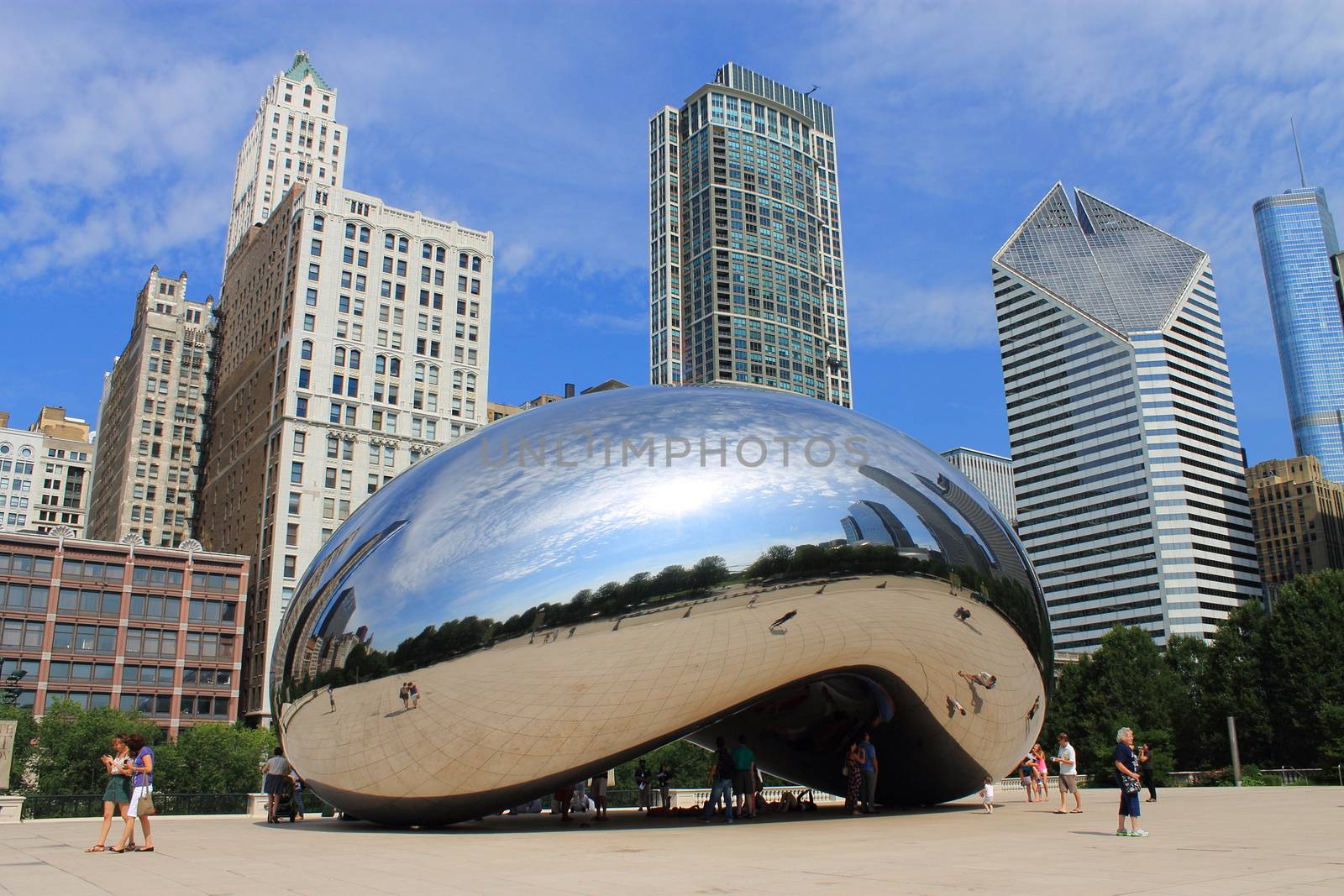 Chicago - Cloud Gate sculpture by Ffooter