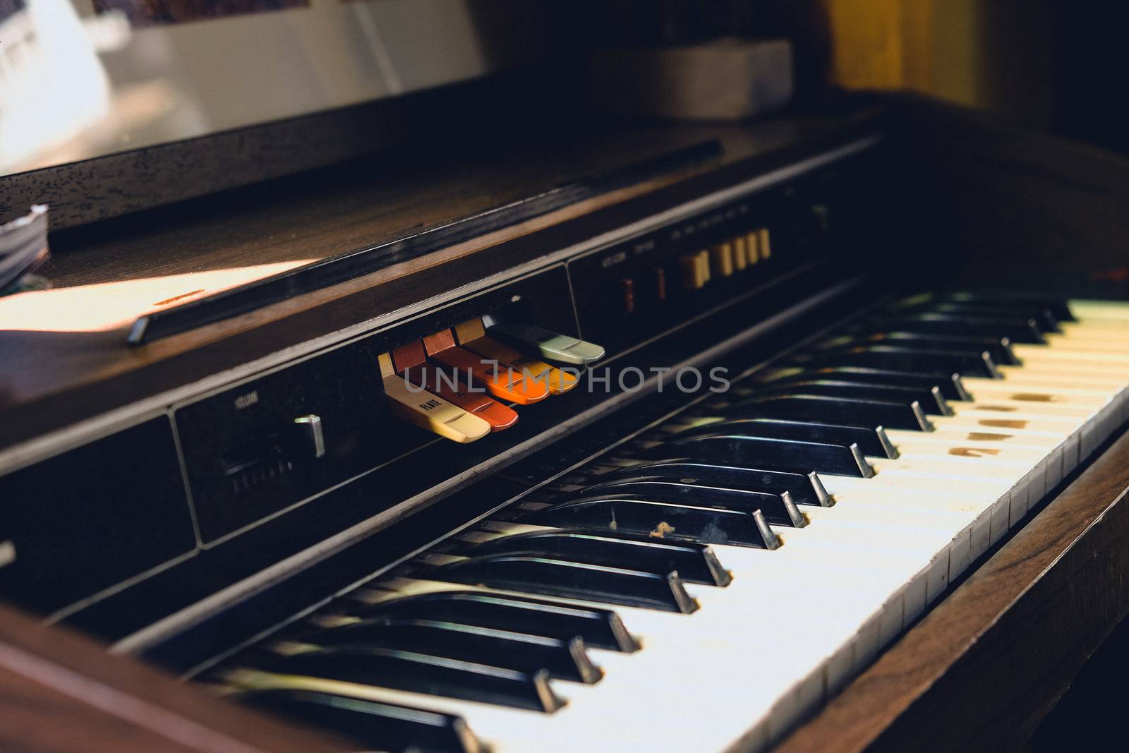 close up image of antique reed organ