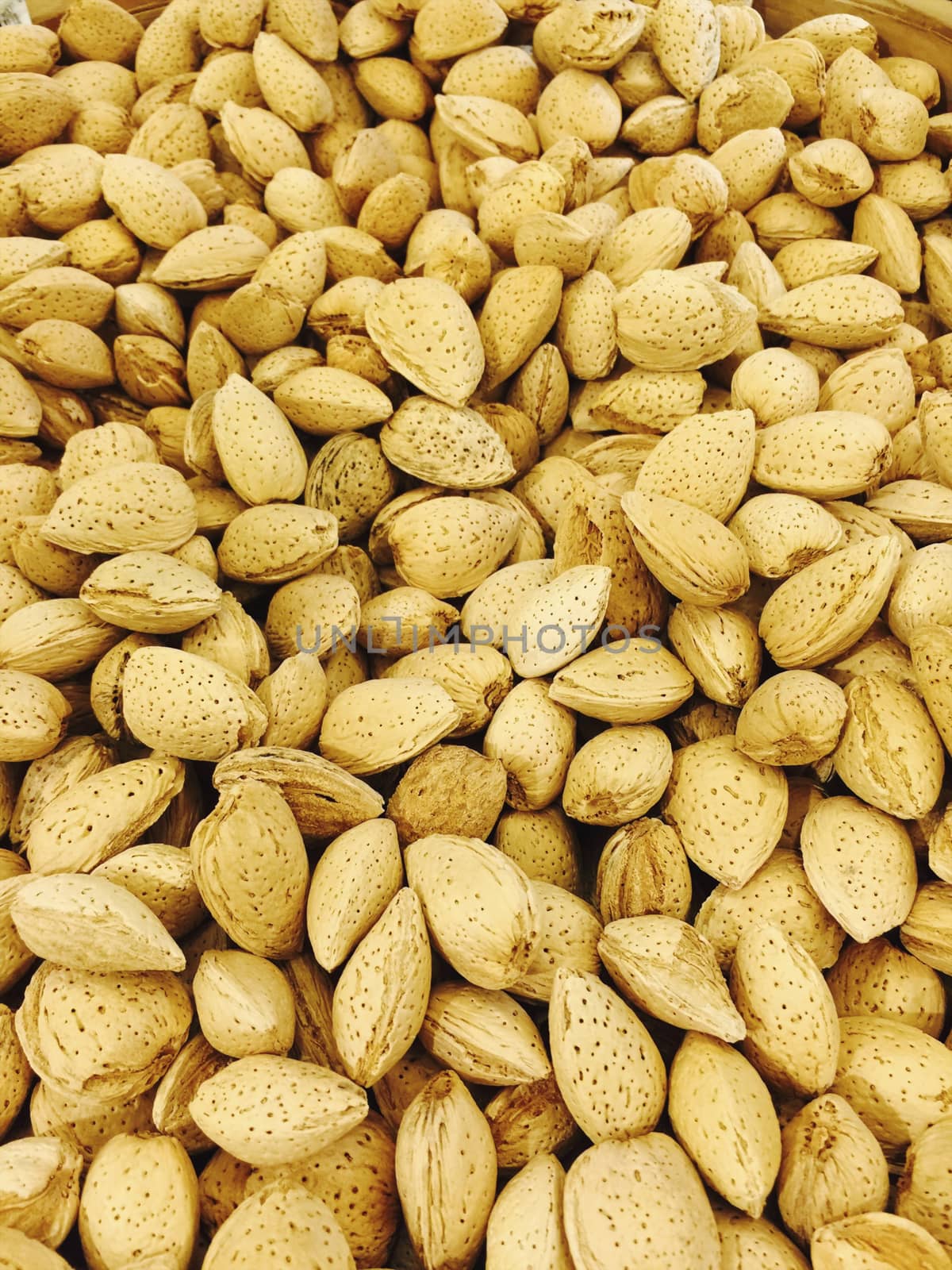 Almond, nuts by instinia