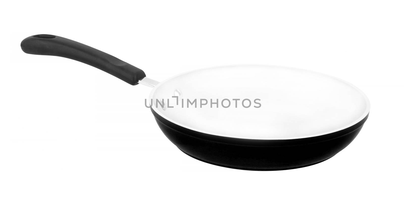 Frying pan isolated by ozaiachin