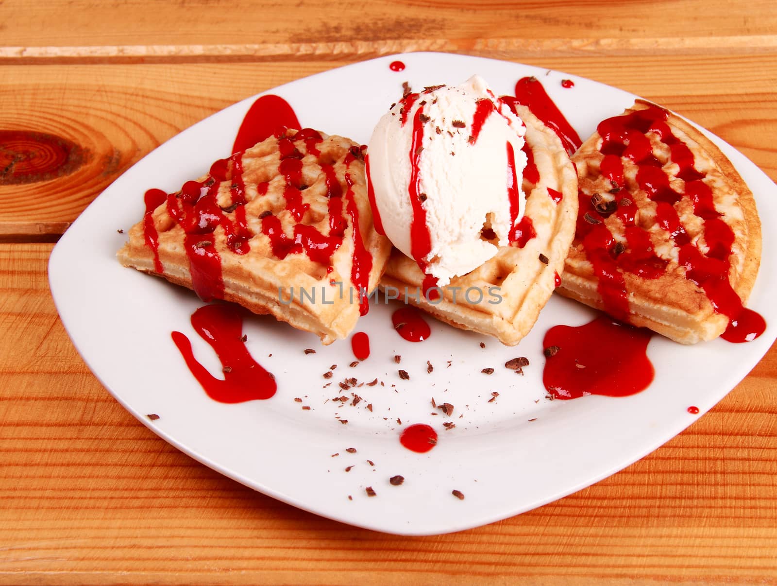 cakes with ice cream and creem