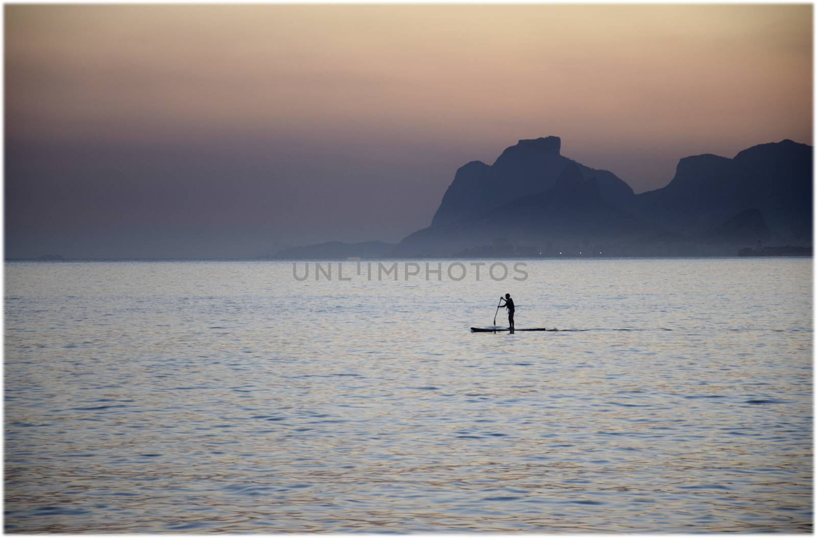 Stand-up paddle in Rio de Janeiro by eldervs