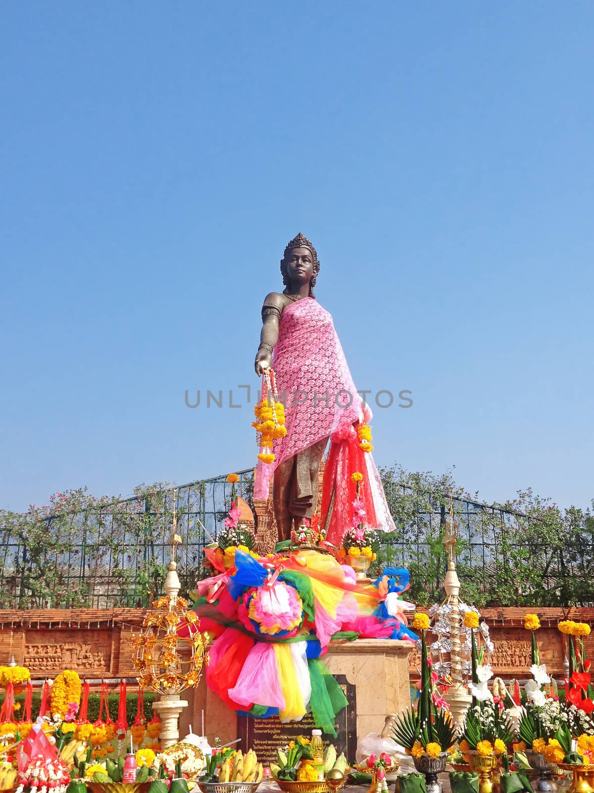 Monument Chamadevi Queen in Lamphun by orsor