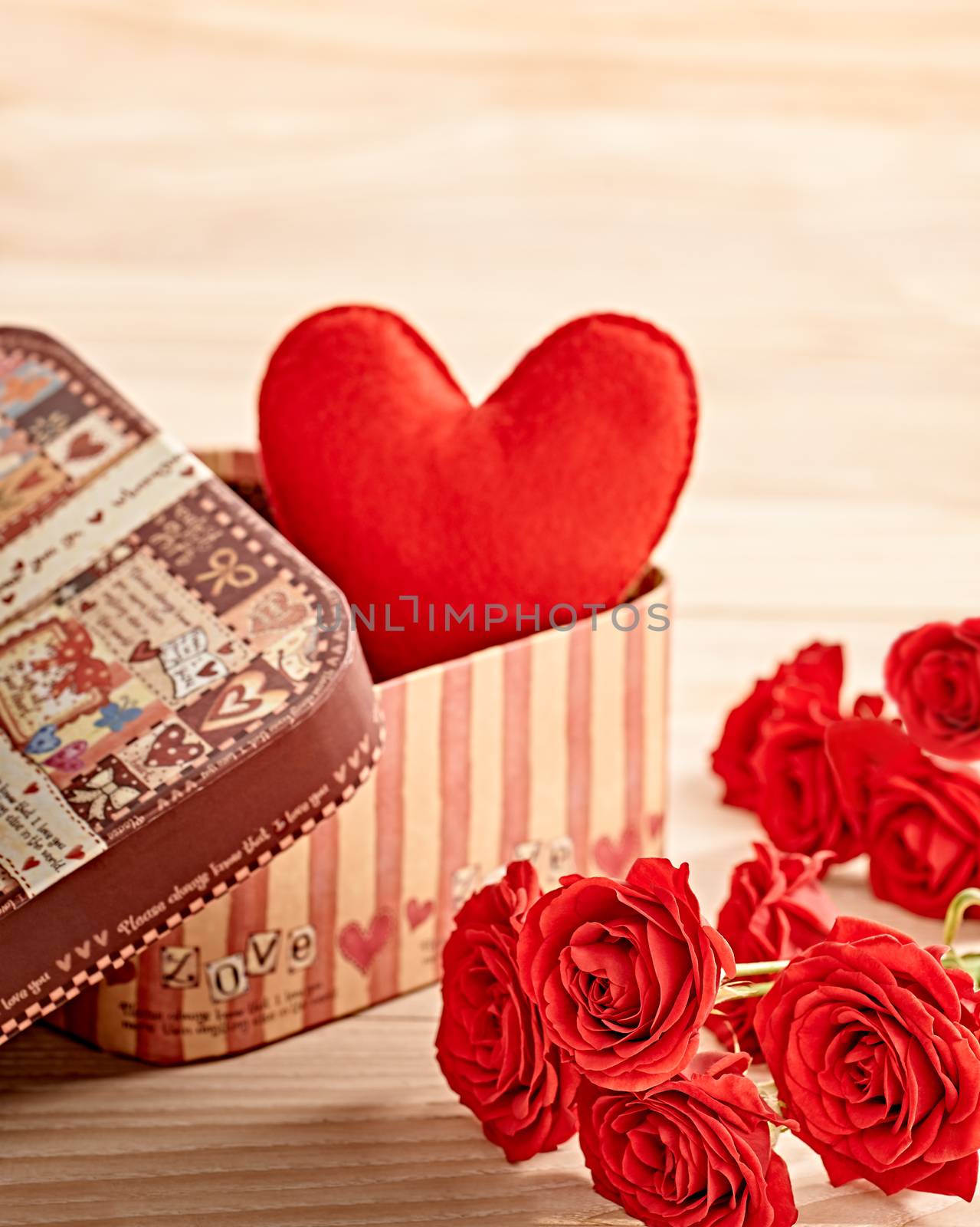 Valentines Day. Love, heart  in gift box and roses by 918