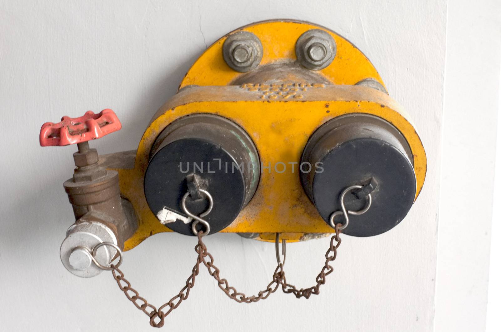 Valve of water for fire protection