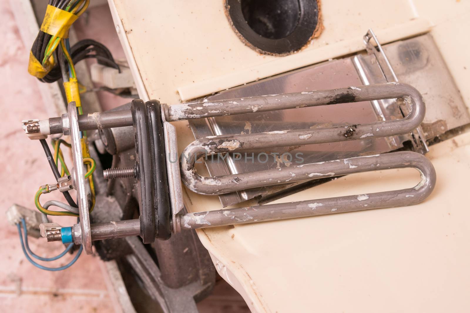 Brushed by flying an old rusted pipe electric heater washing machine