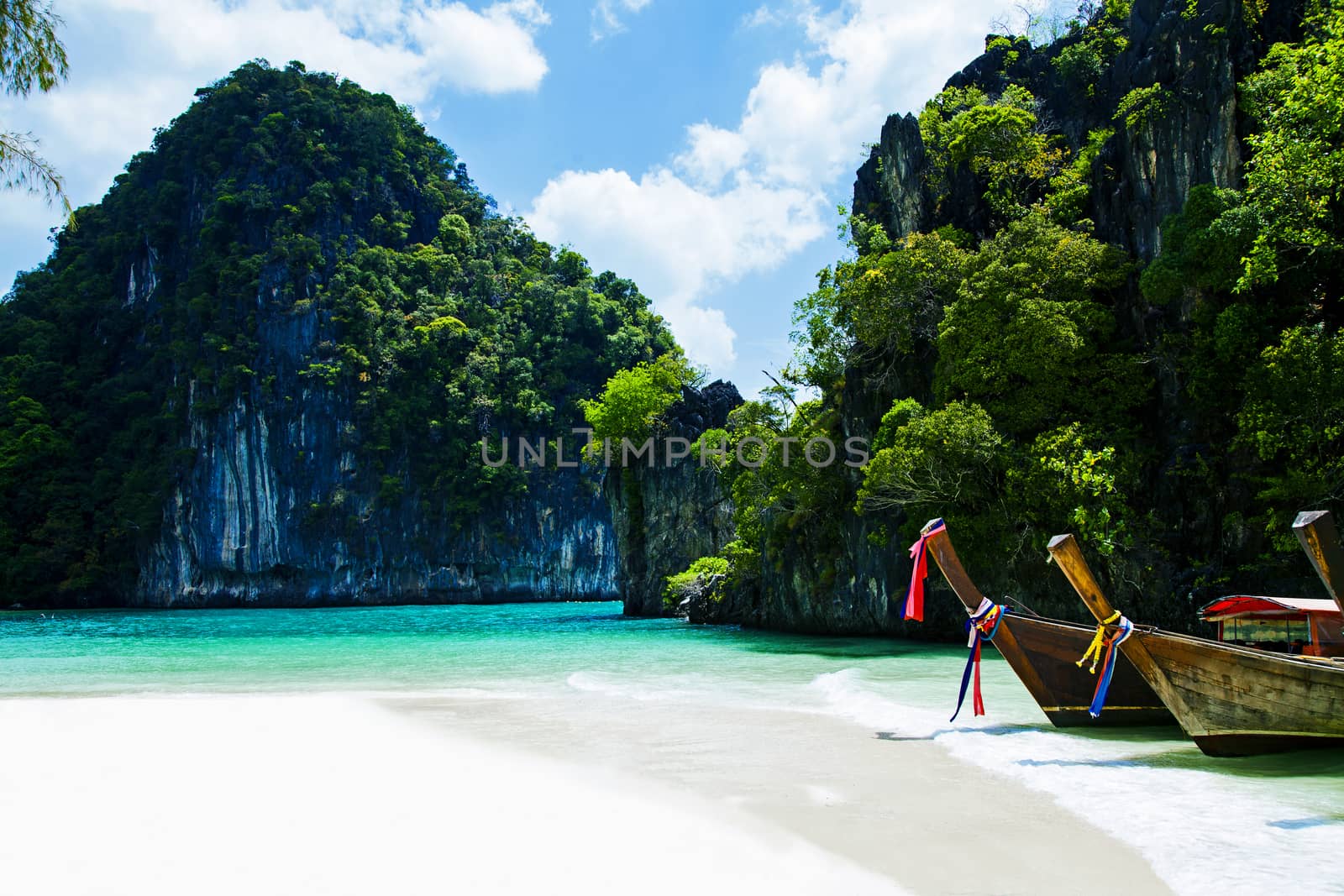 Boats at the beautiful beach by jee1999