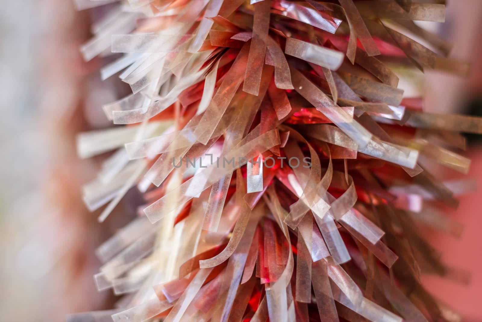 the texture of the old red and white tinsel
