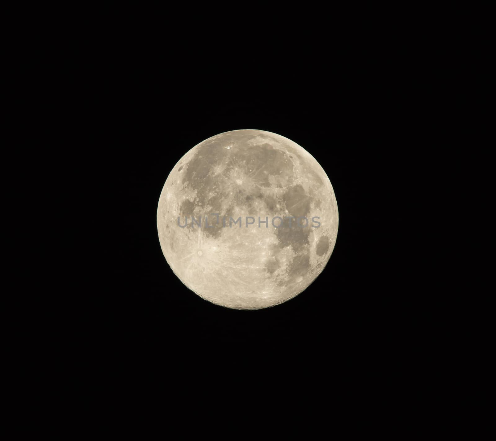 Full Supermoon on August 10th, 2014 photographed in Brighton, Sussex.