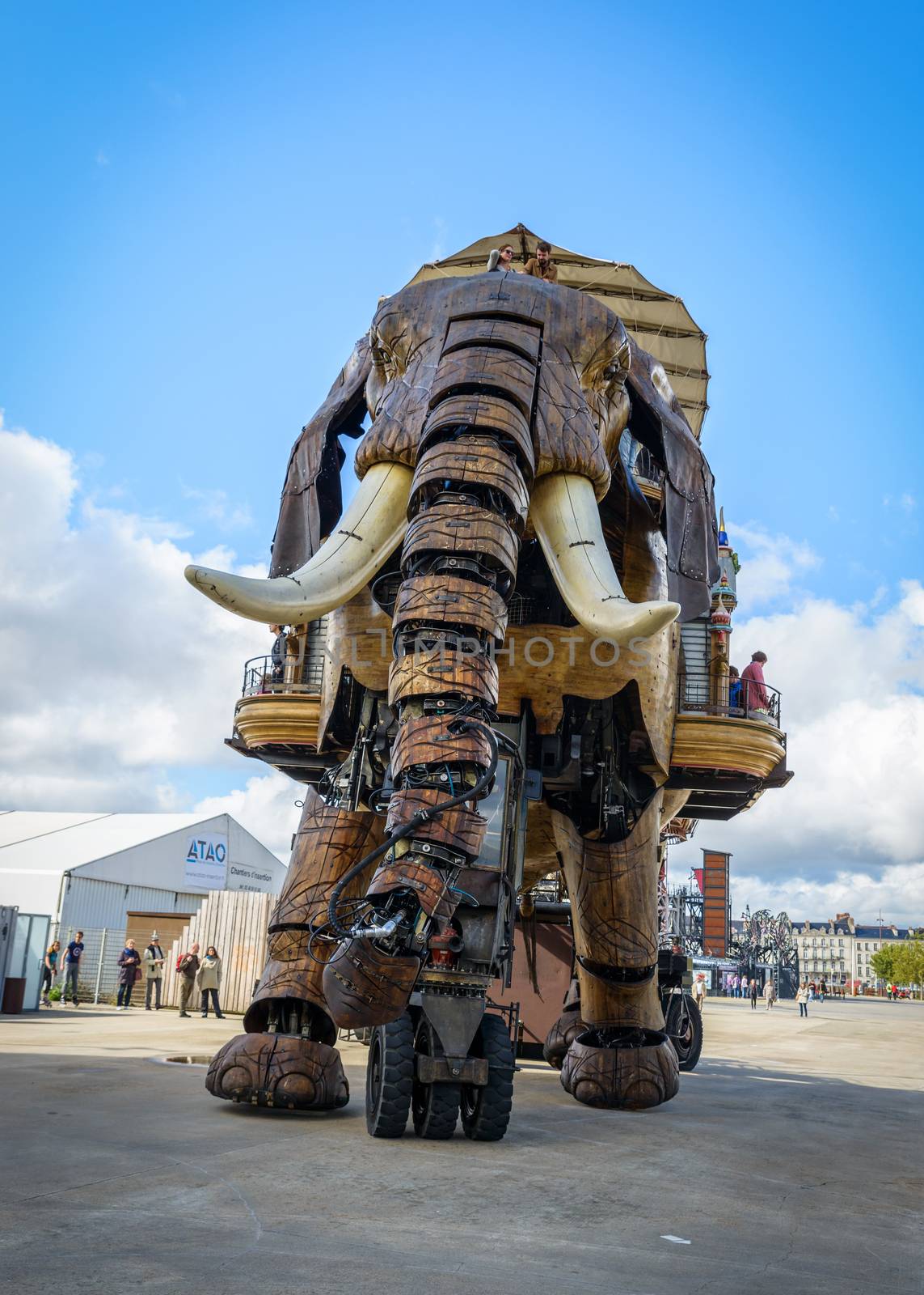 The Great Elephant of Nantes by dutourdumonde