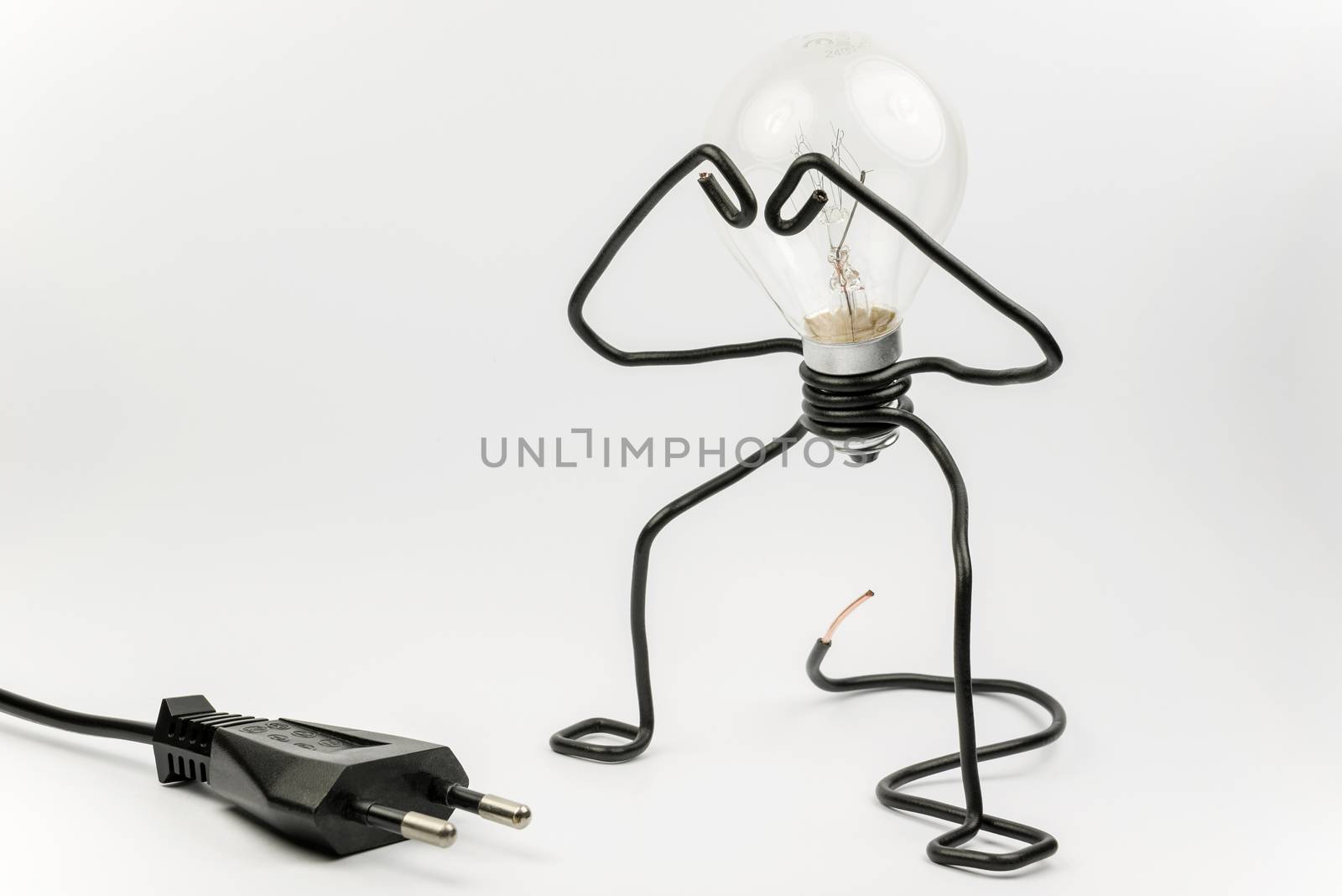 Fantasy figure of a light bulb and wire
 by Tofotografie