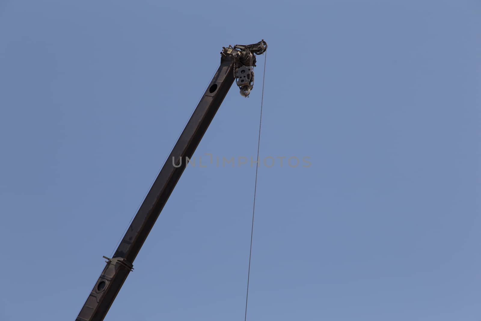 Long neck crane for architecture