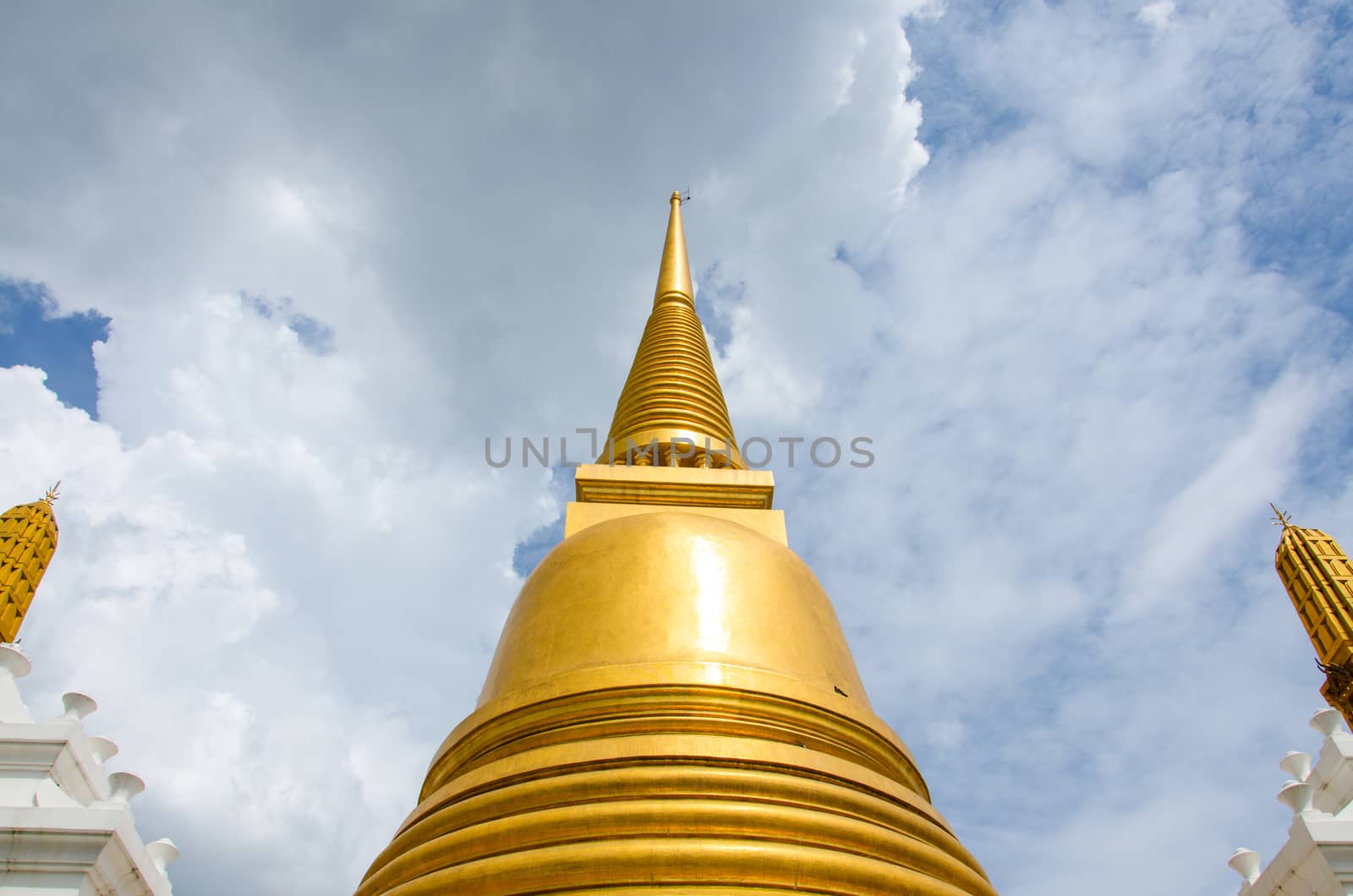Golden Chedi Wat Bowonniwet Vihara, Bangkok, Thailand by migrean