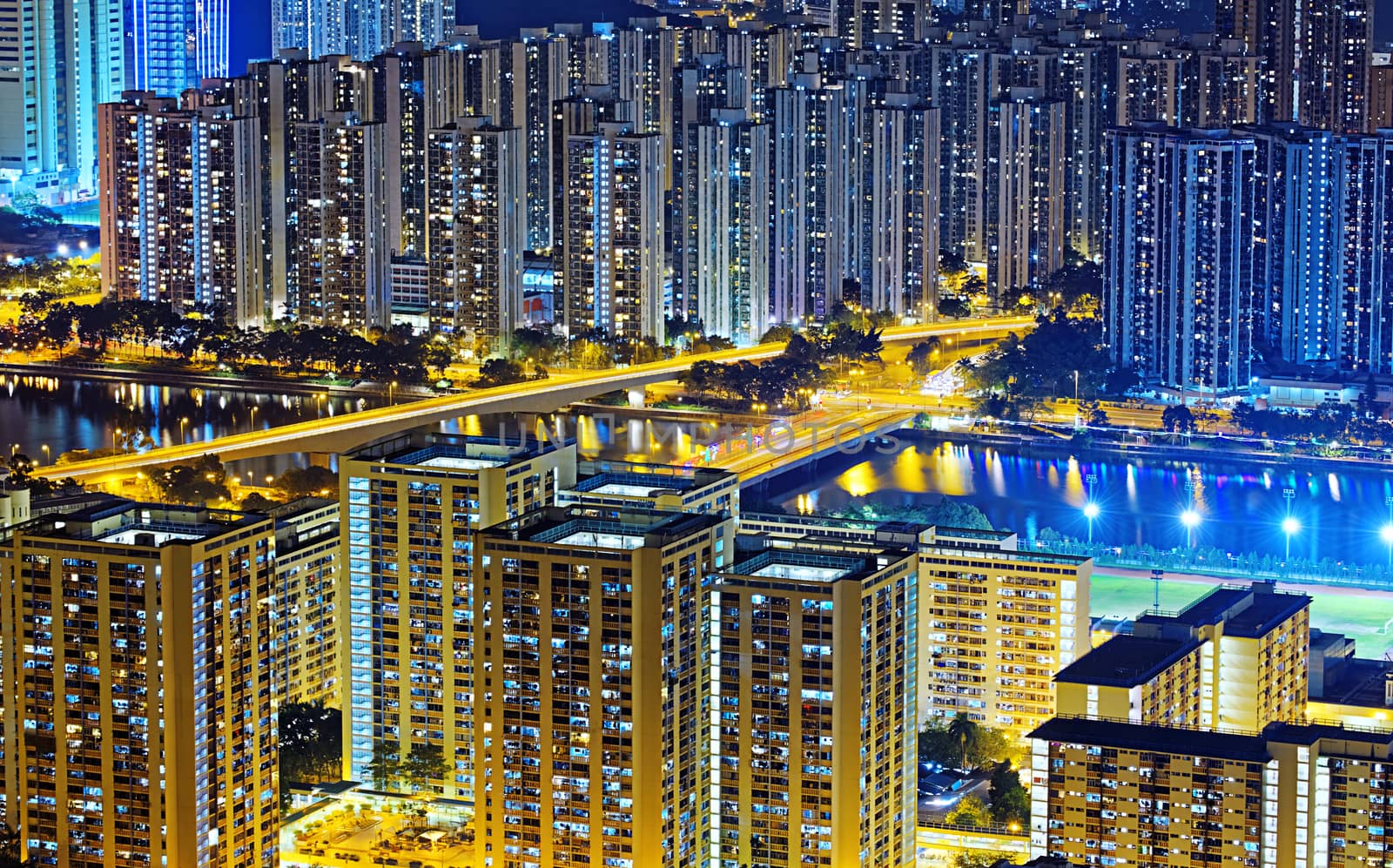 Residential building in Hong Kong by cozyta