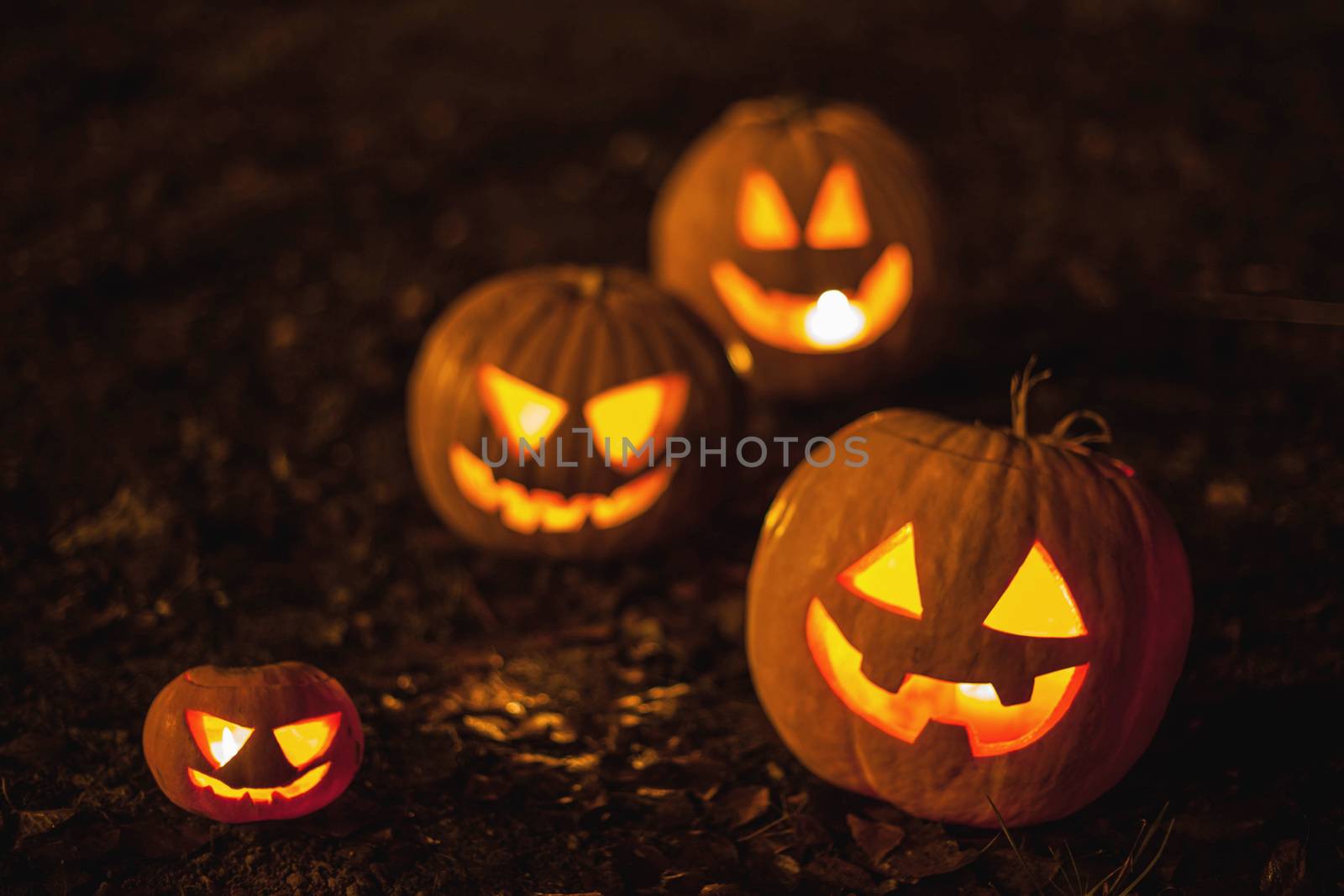Halloween jack-o-lanterns by Yellowj