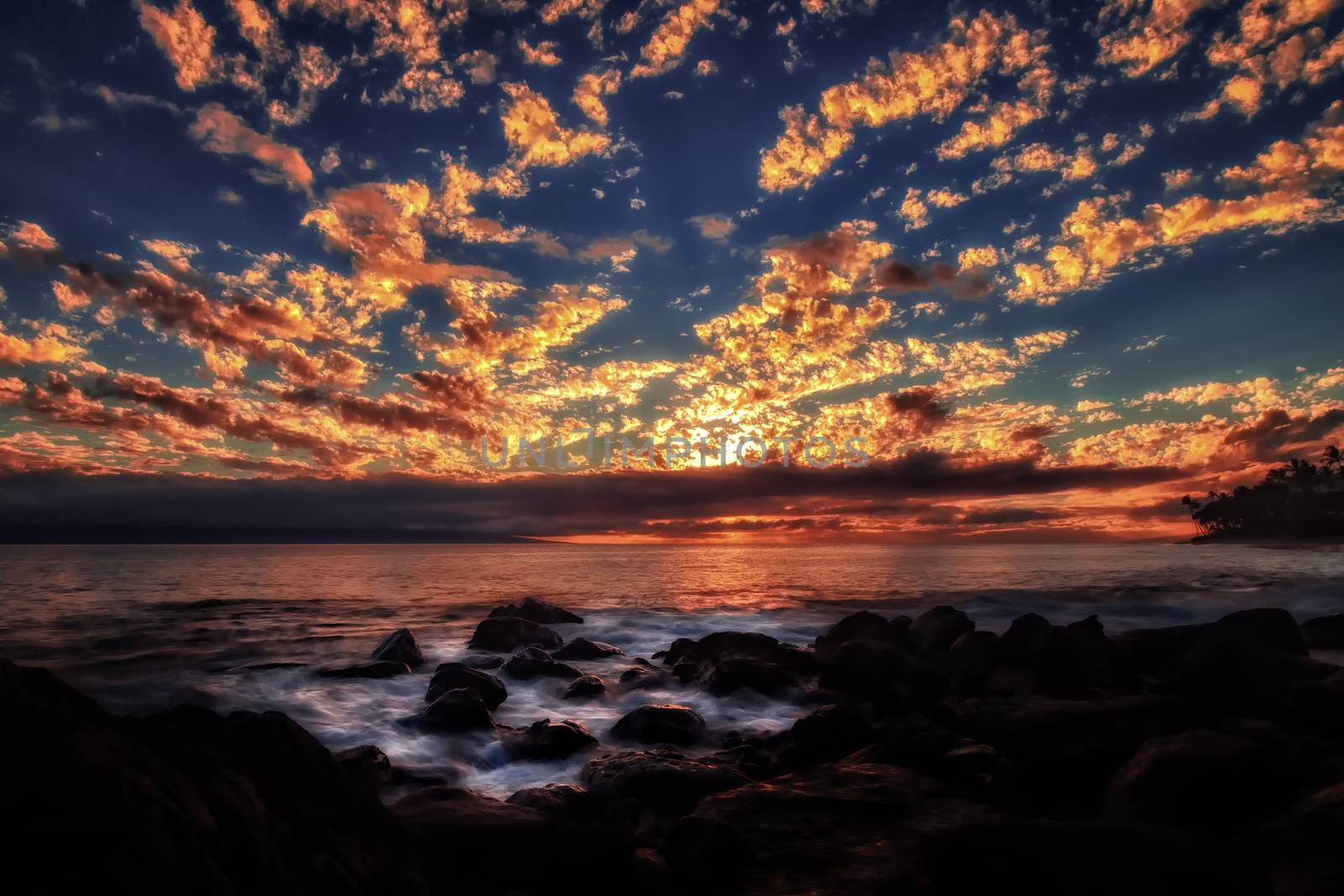 Sunset at Maui, Hawaii by backyard_photography