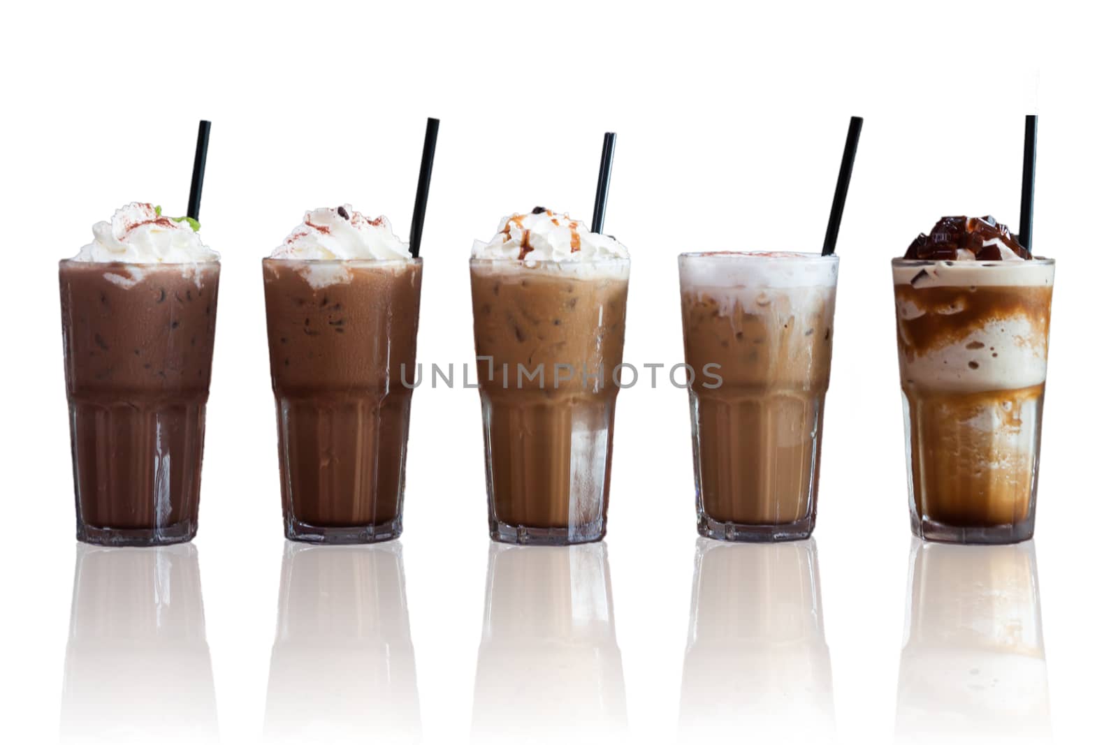 Five different kind of iced coffee with reflect on white backgro by punsayaporn